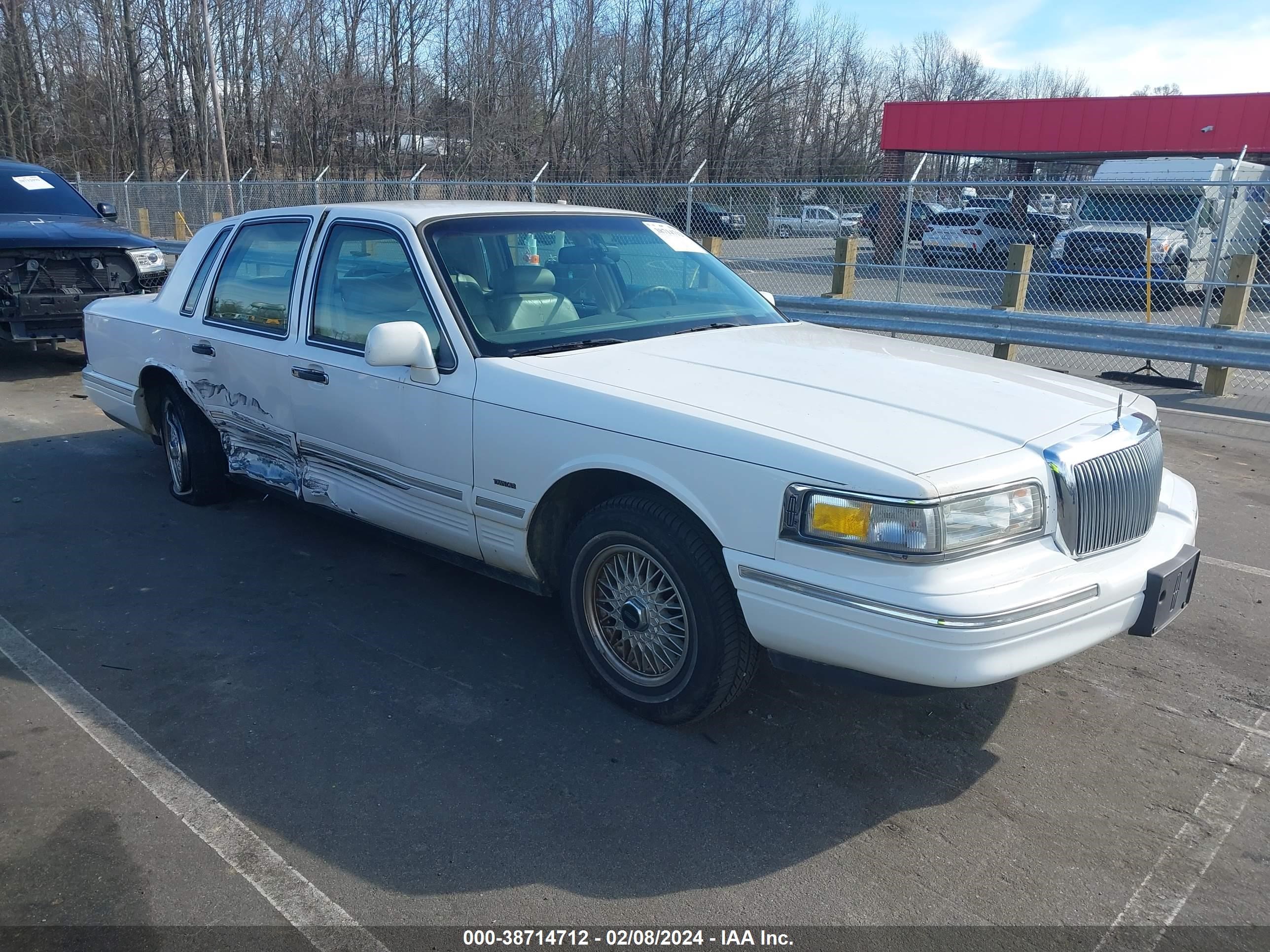 lincoln town car 1996 1lnlm82w9ty713207