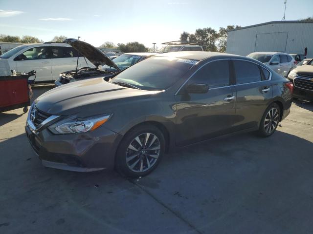 nissan altima 2.5 2017 1n4al3ap1hc117384