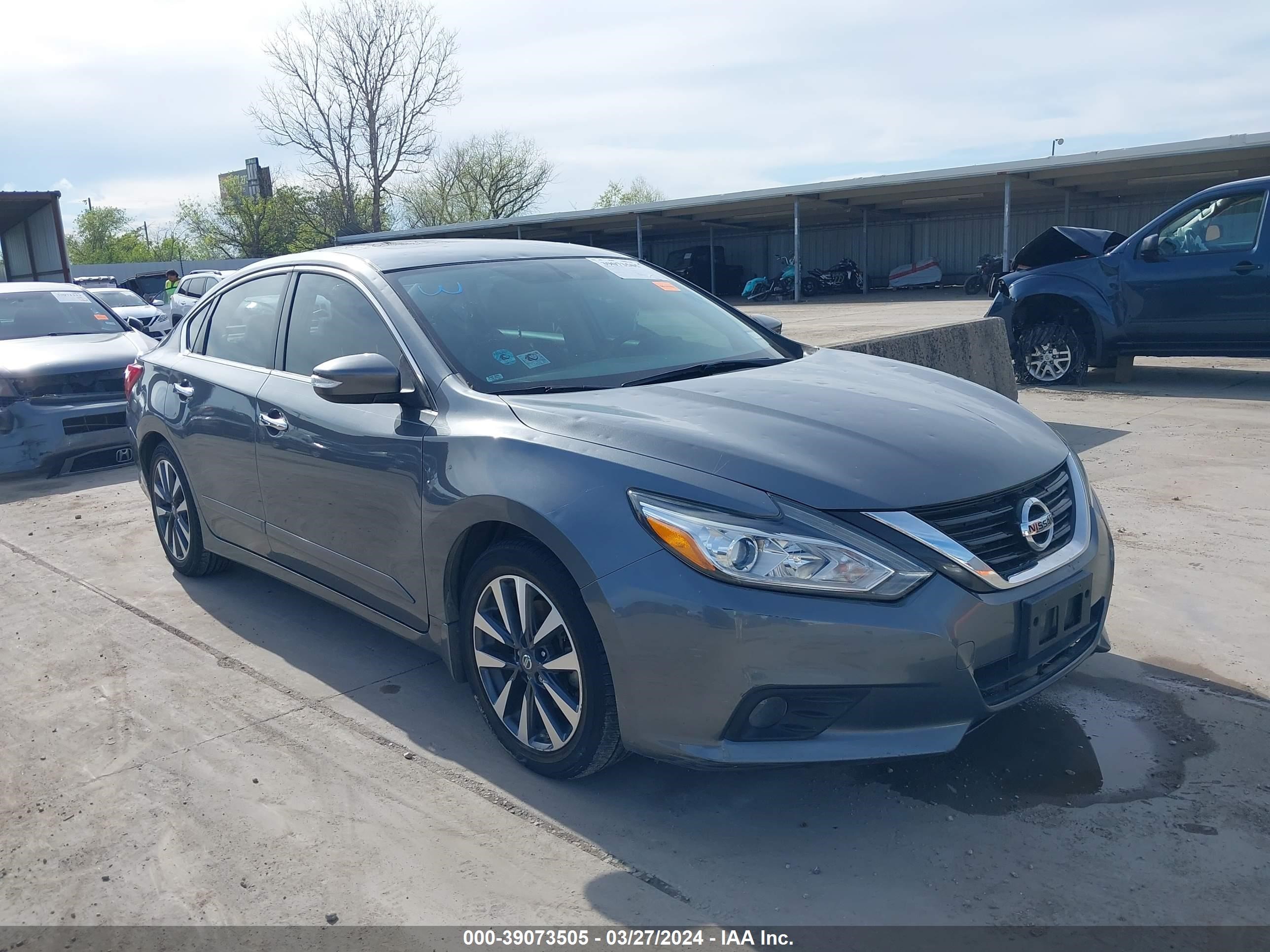 nissan altima 2017 1n4al3ap2hc123209