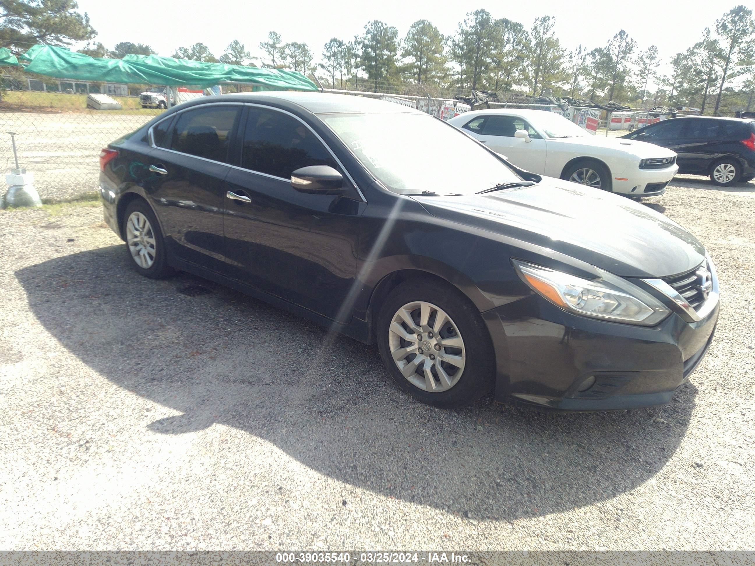 nissan altima 2017 1n4al3ap3hc194547