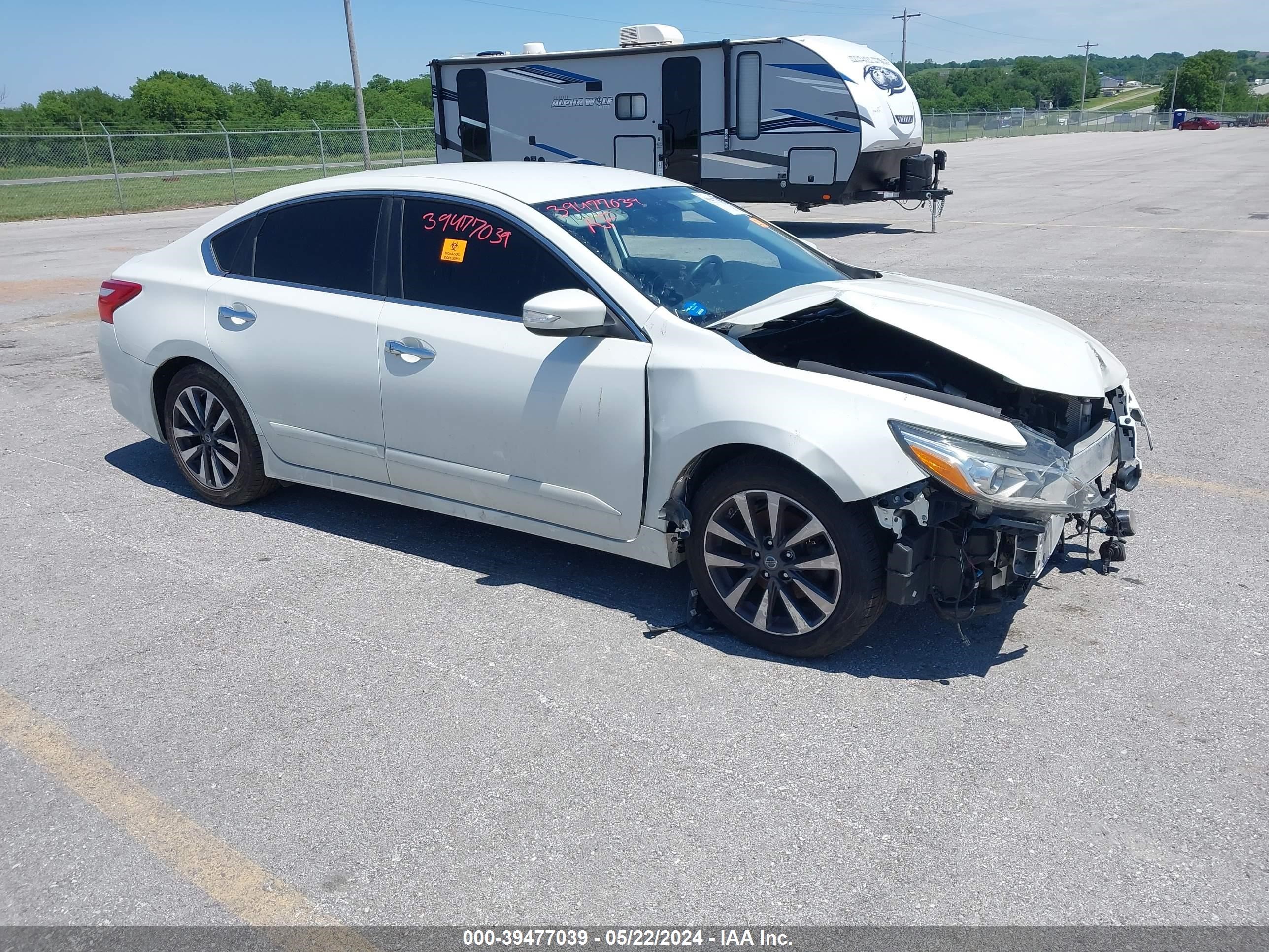 nissan altima 2017 1n4al3ap3hc195200