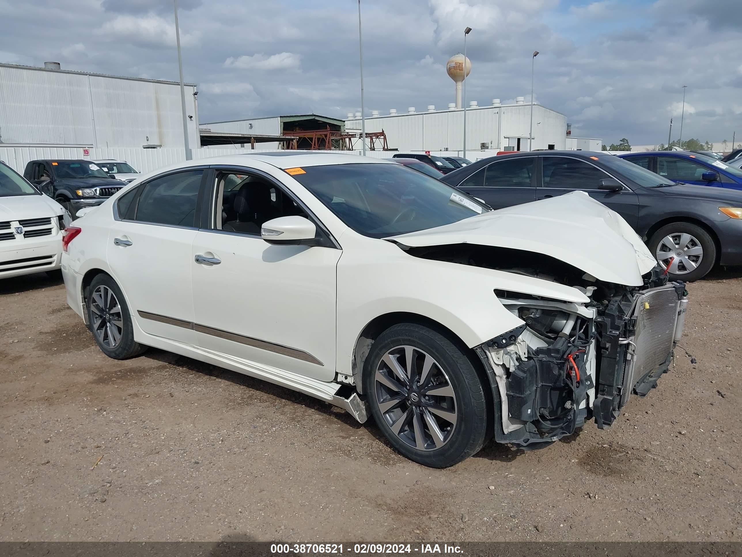 nissan altima 2017 1n4al3ap3hc255119