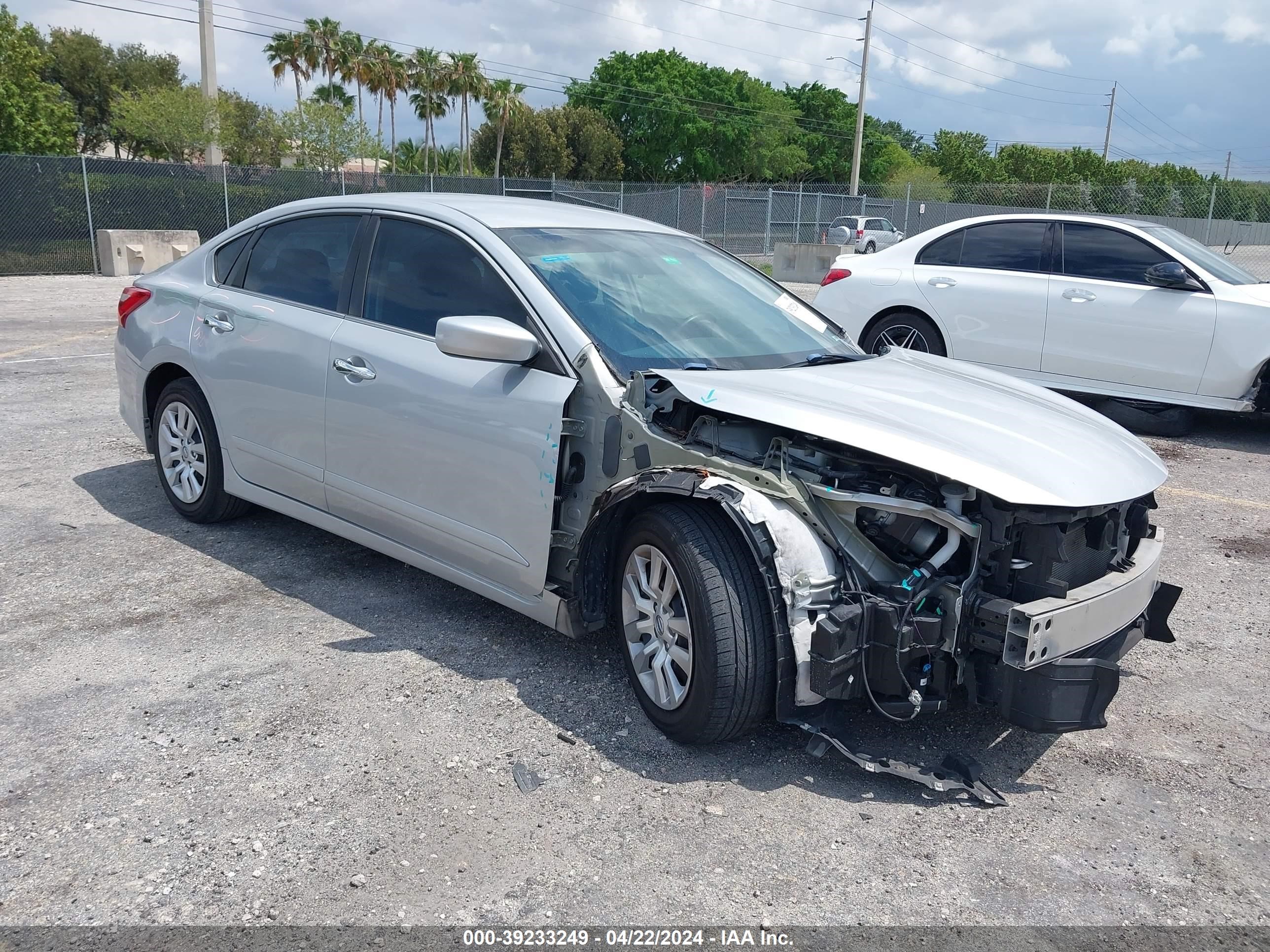 nissan altima 2017 1n4al3ap3hn310012