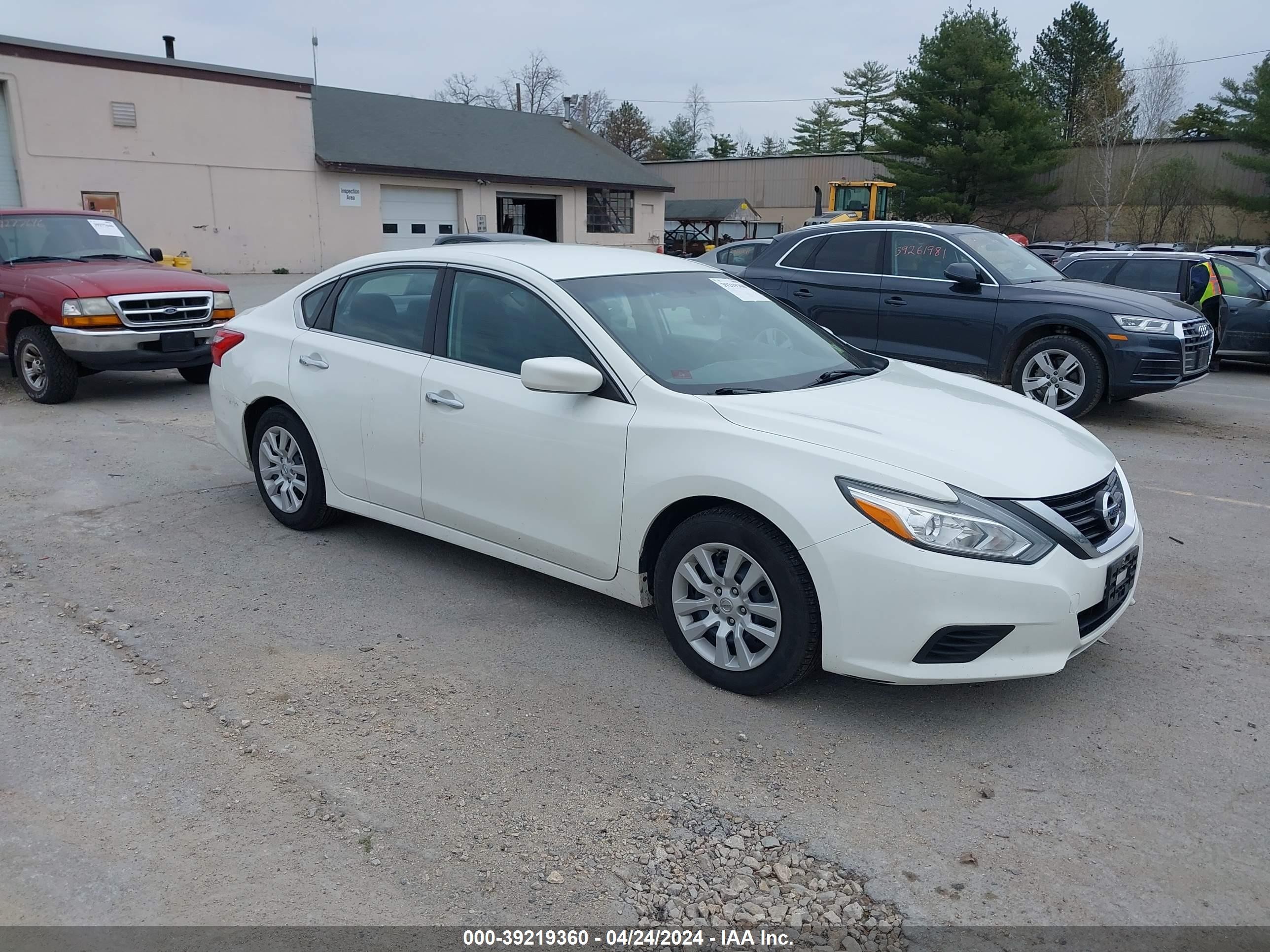 nissan altima 2017 1n4al3ap4hc201036