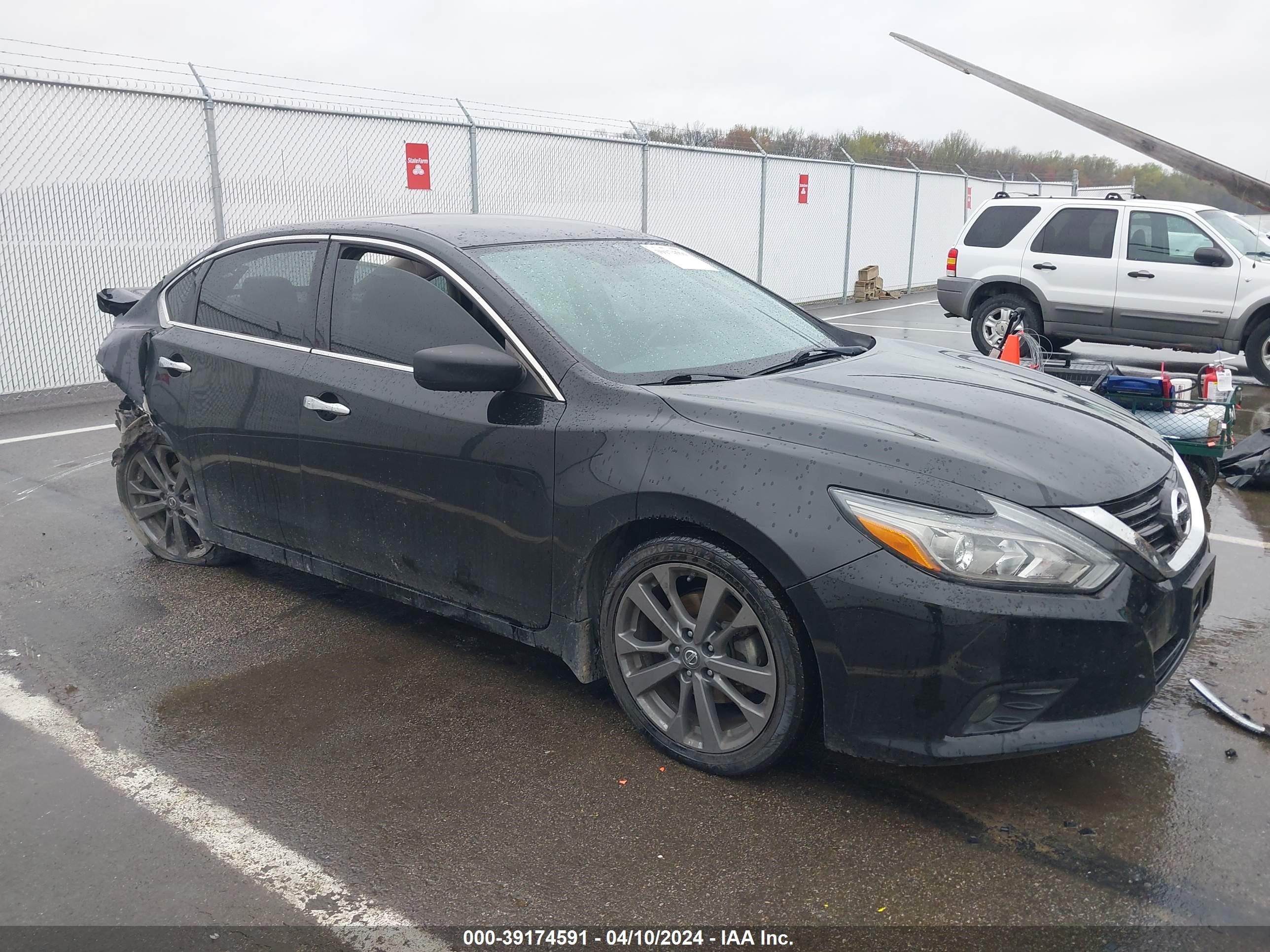 nissan altima 2018 1n4al3ap4jc267141