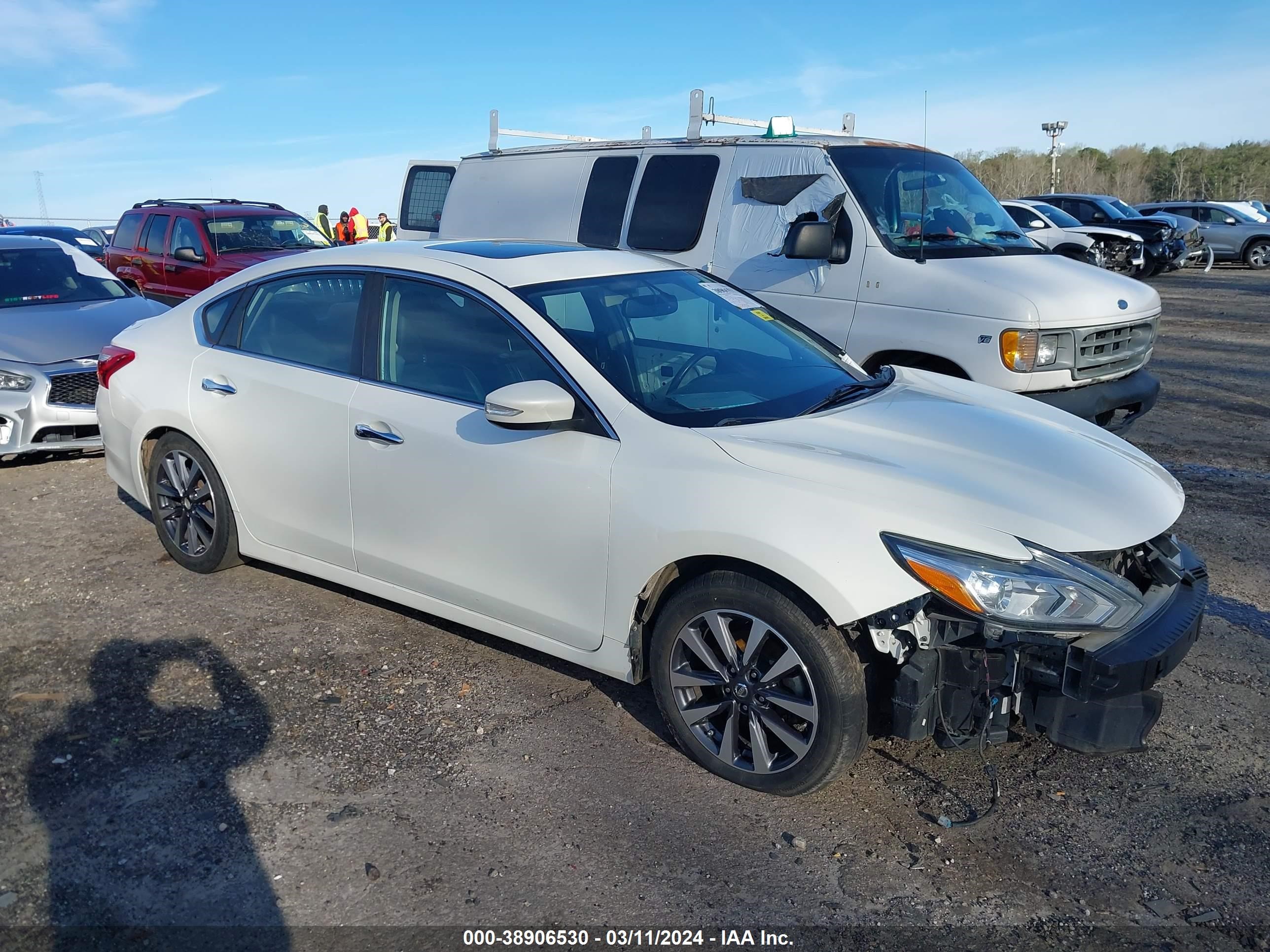 nissan altima 2017 1n4al3ap5hc258135