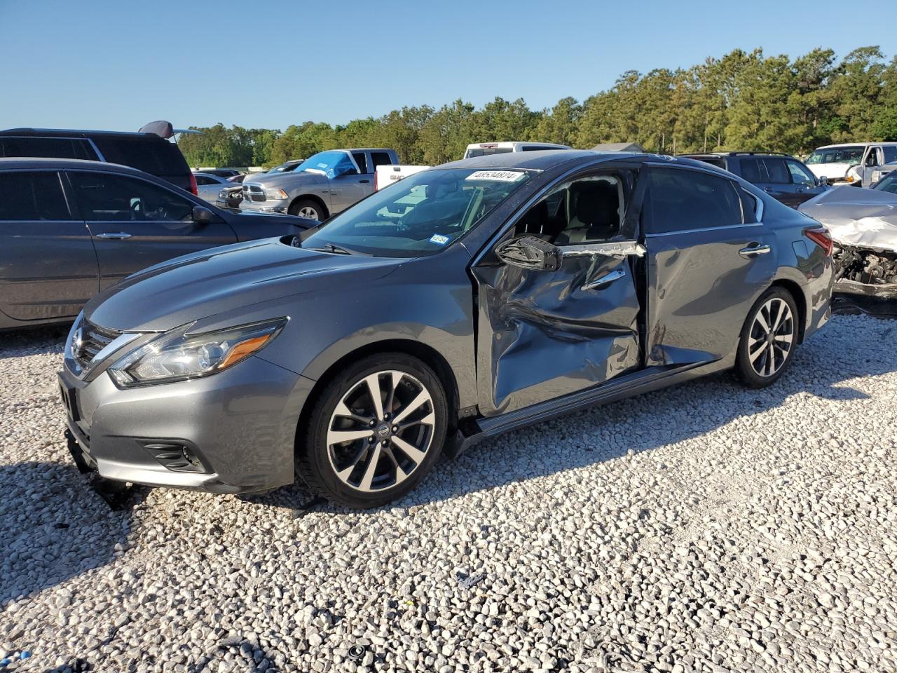 nissan altima 2017 1n4al3ap5hn316085