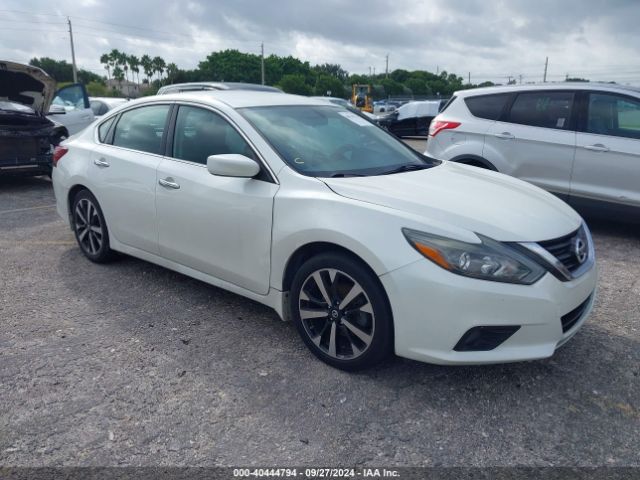 nissan altima 2018 1n4al3ap5jc119077