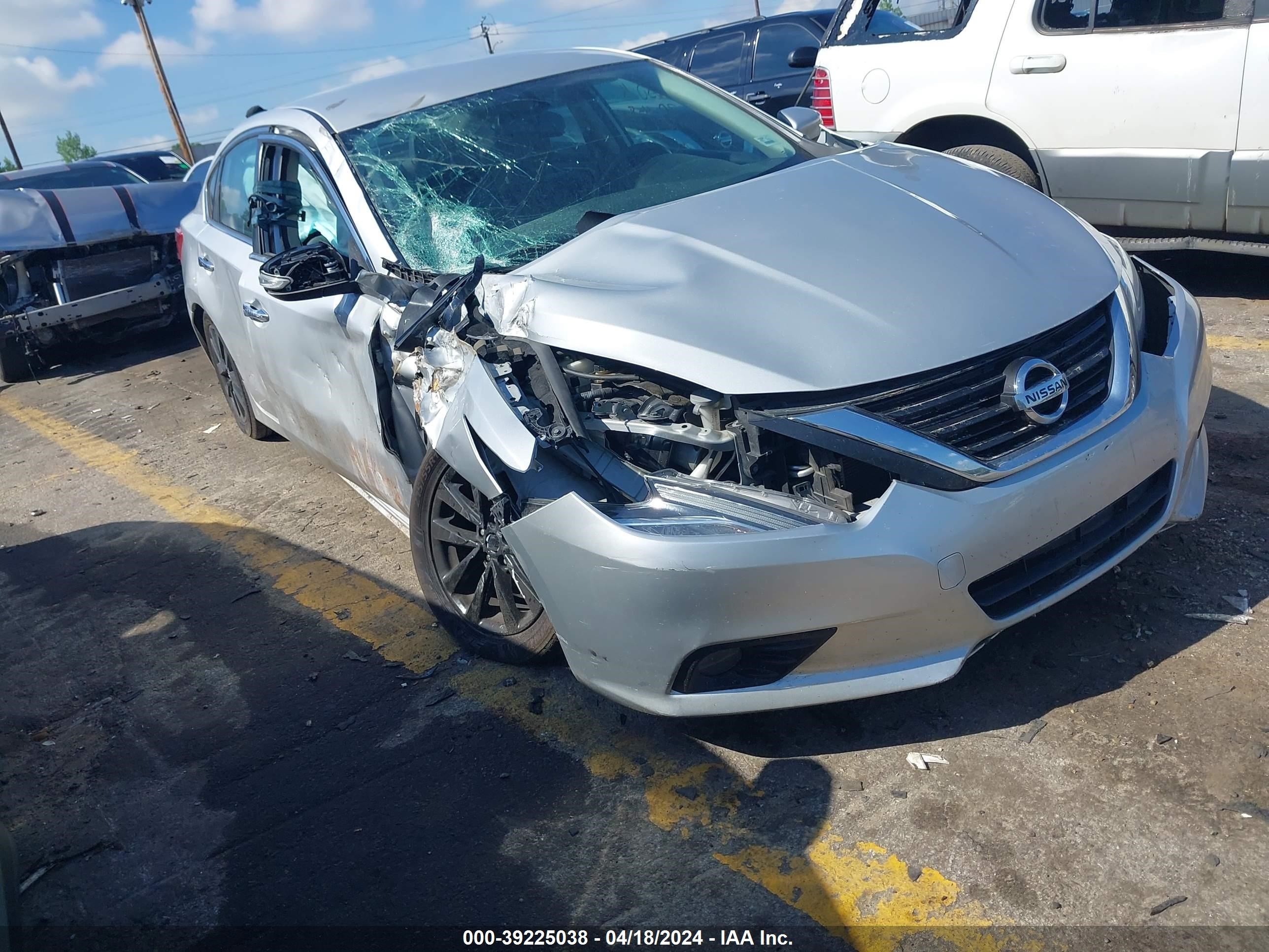 nissan altima 2018 1n4al3ap5jc188903