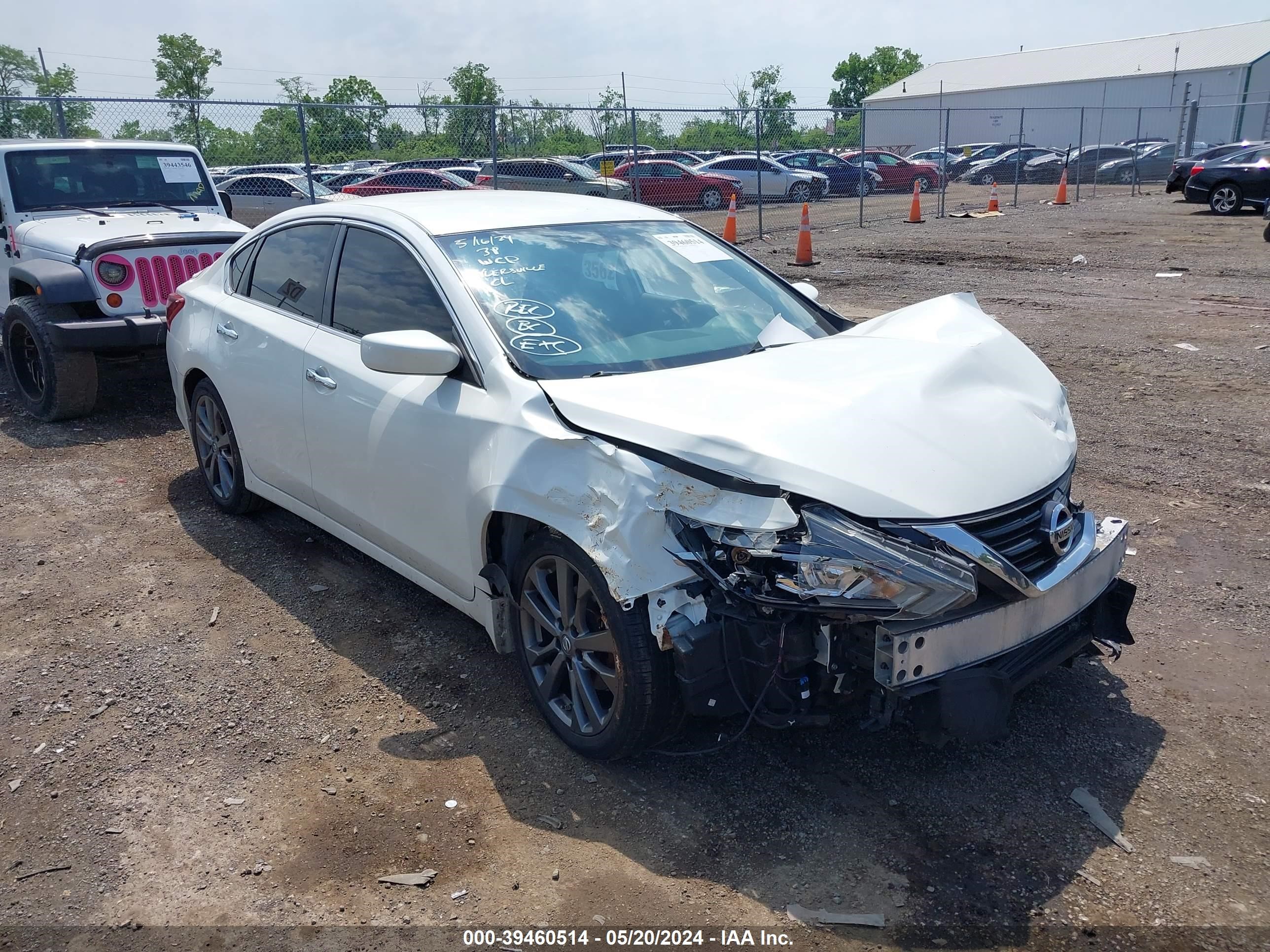 nissan altima 2018 1n4al3ap5jc276236