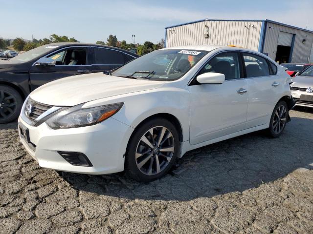 nissan altima 2017 1n4al3ap7hn326374