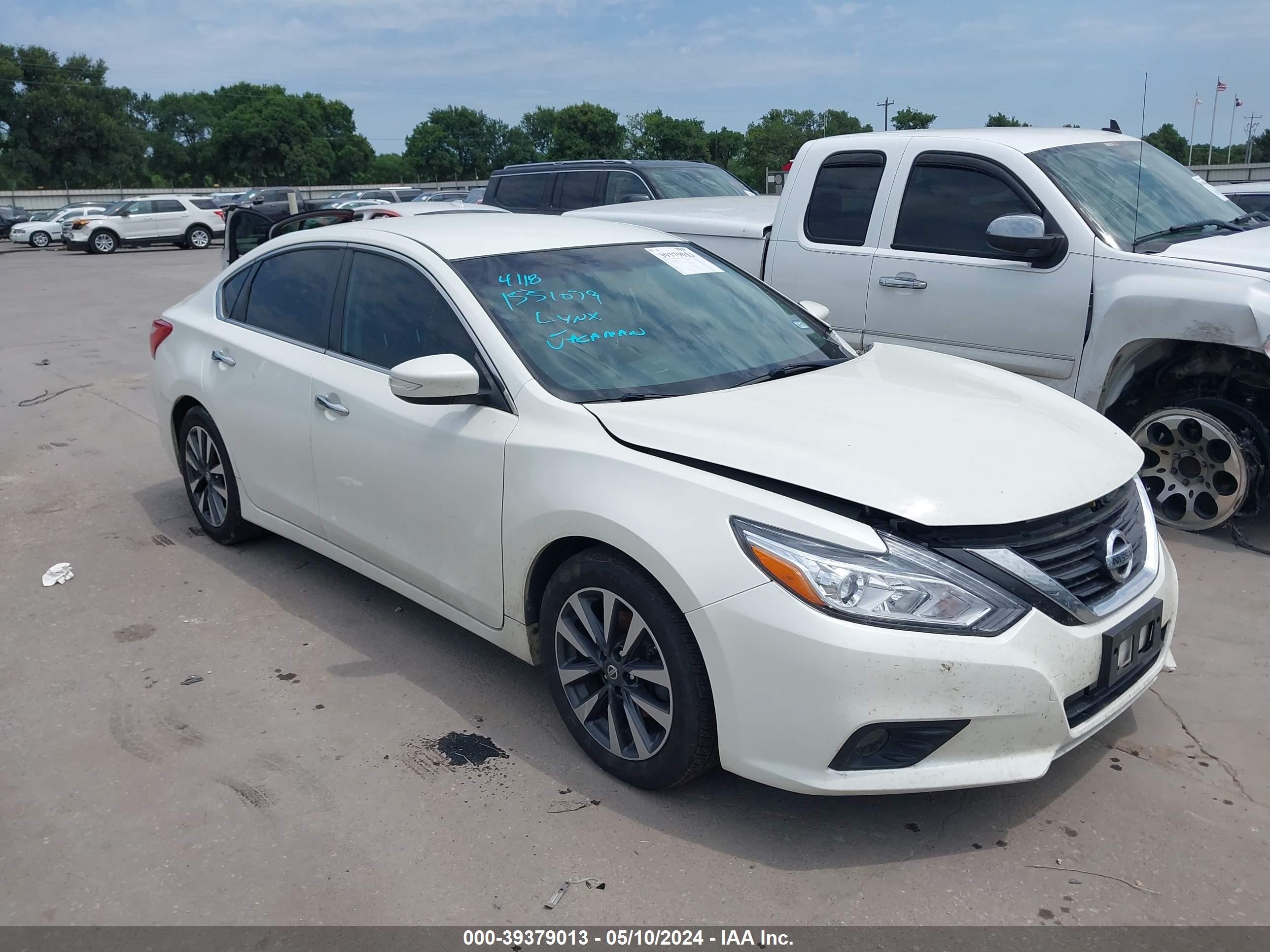 nissan altima 2017 1n4al3ap8hc114238