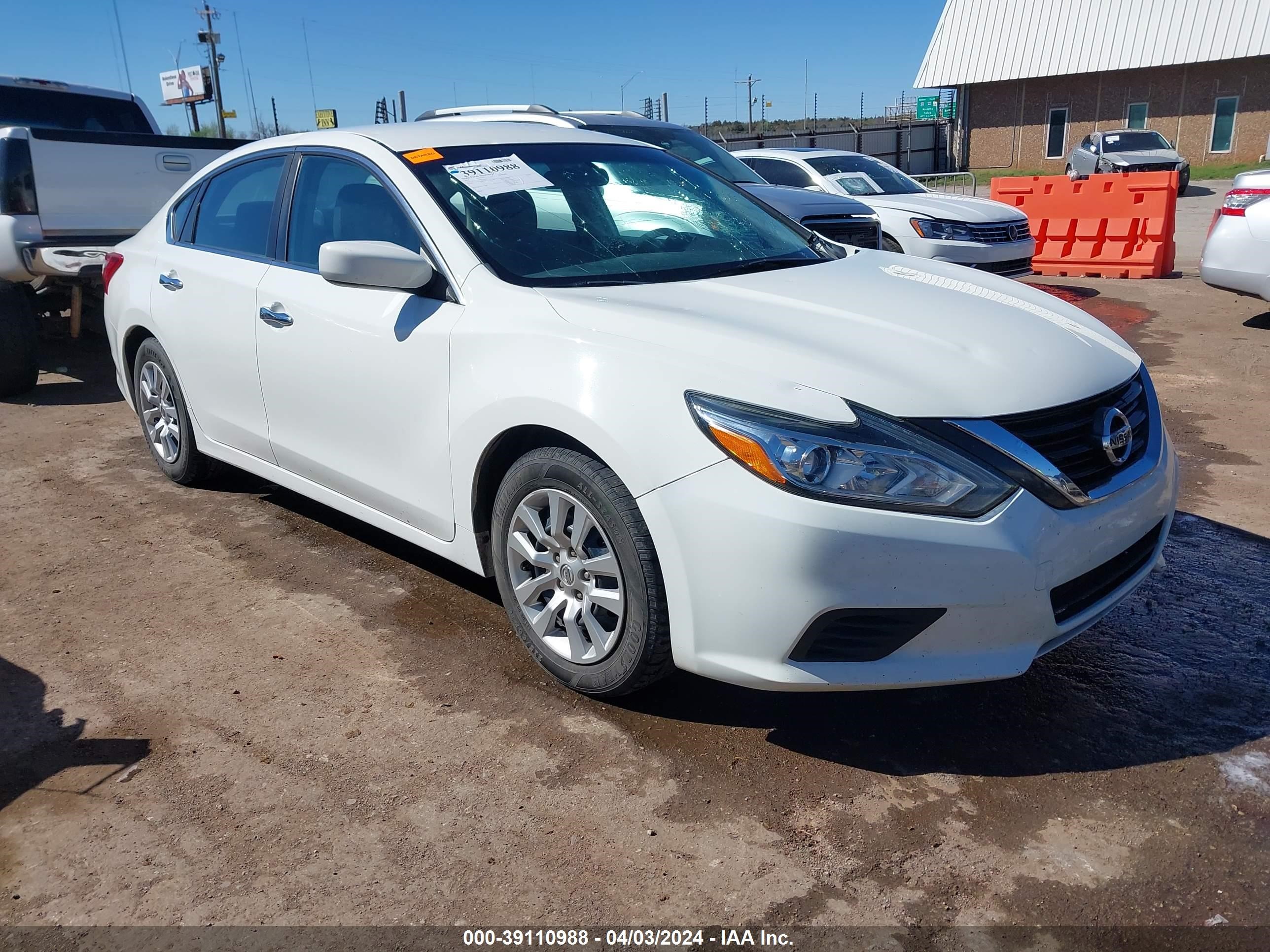 nissan altima 2017 1n4al3ap8hc183866