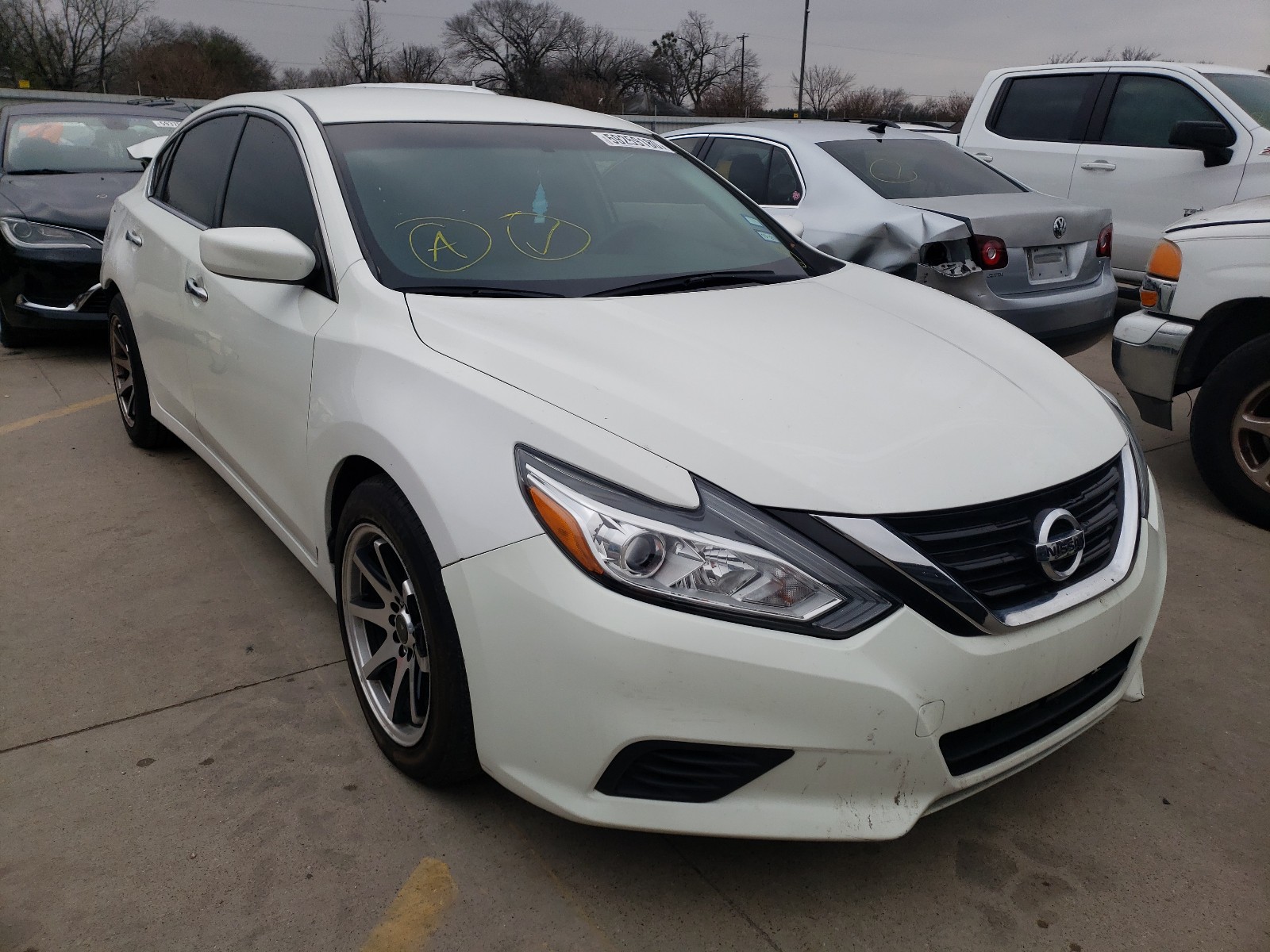 nissan altima 2017 1n4al3ap8hc205591