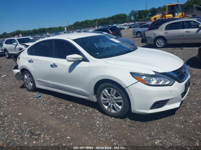 nissan altima 2017 1n4al3ap8hc251163