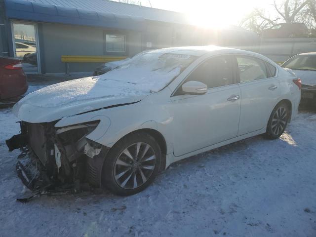 nissan altima 2.5 2017 1n4al3ap8hc255195