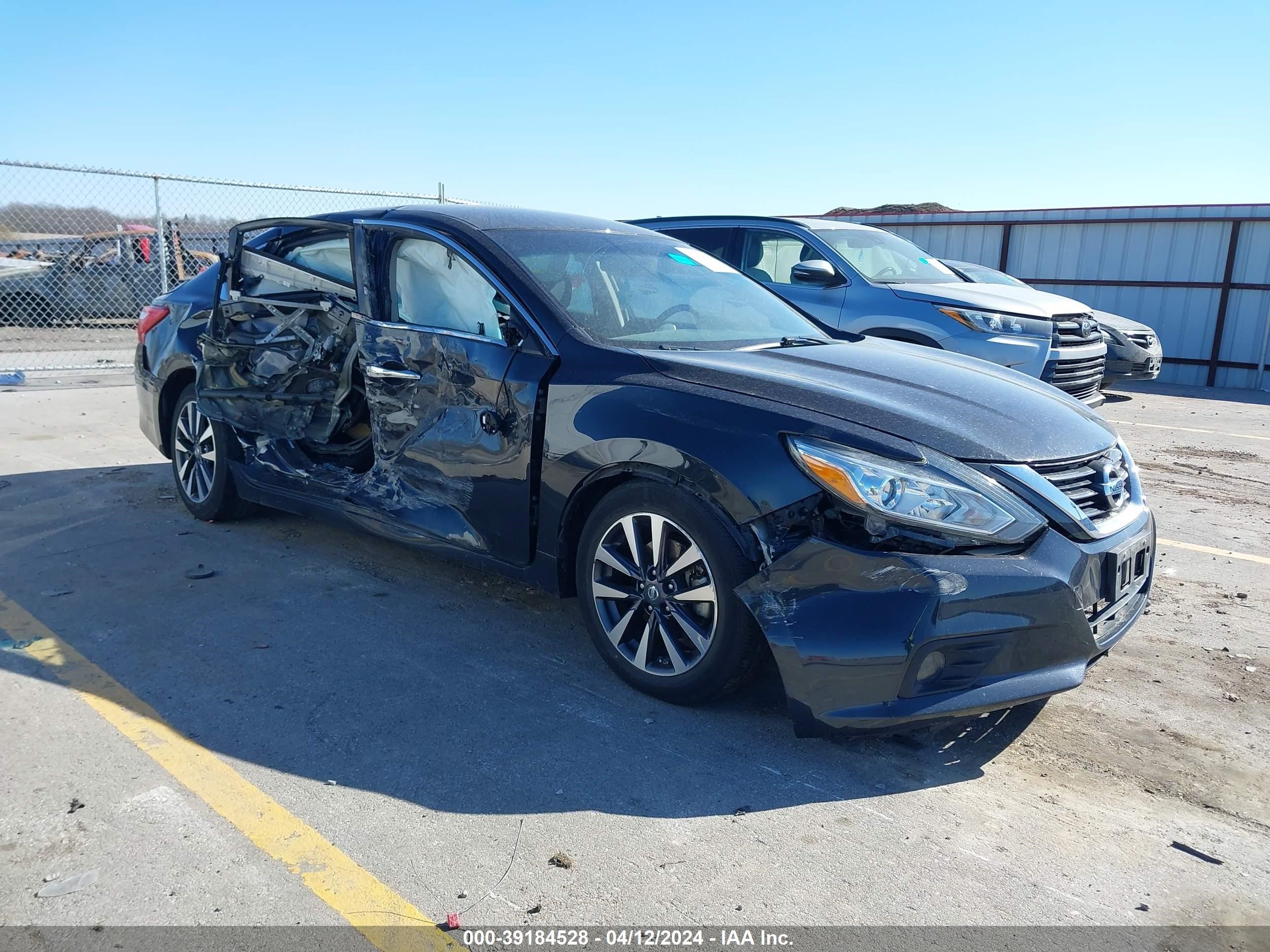 nissan altima 2017 1n4al3apxhc250368