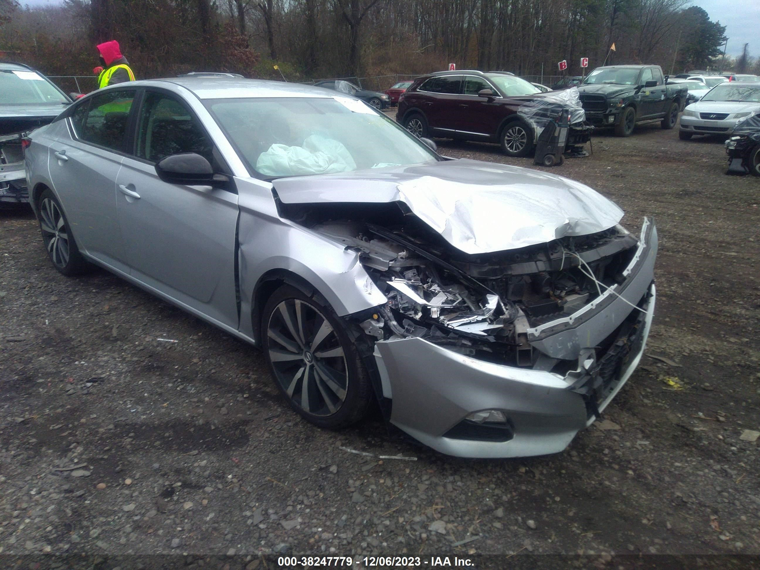 nissan altima 2019 1n4bl4cv4kc127761