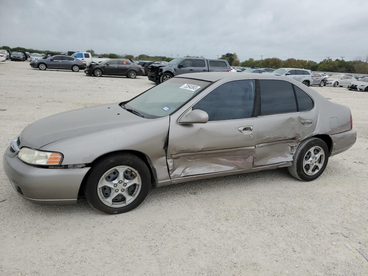 nissan altima 2001 1n4dl01d11c210820