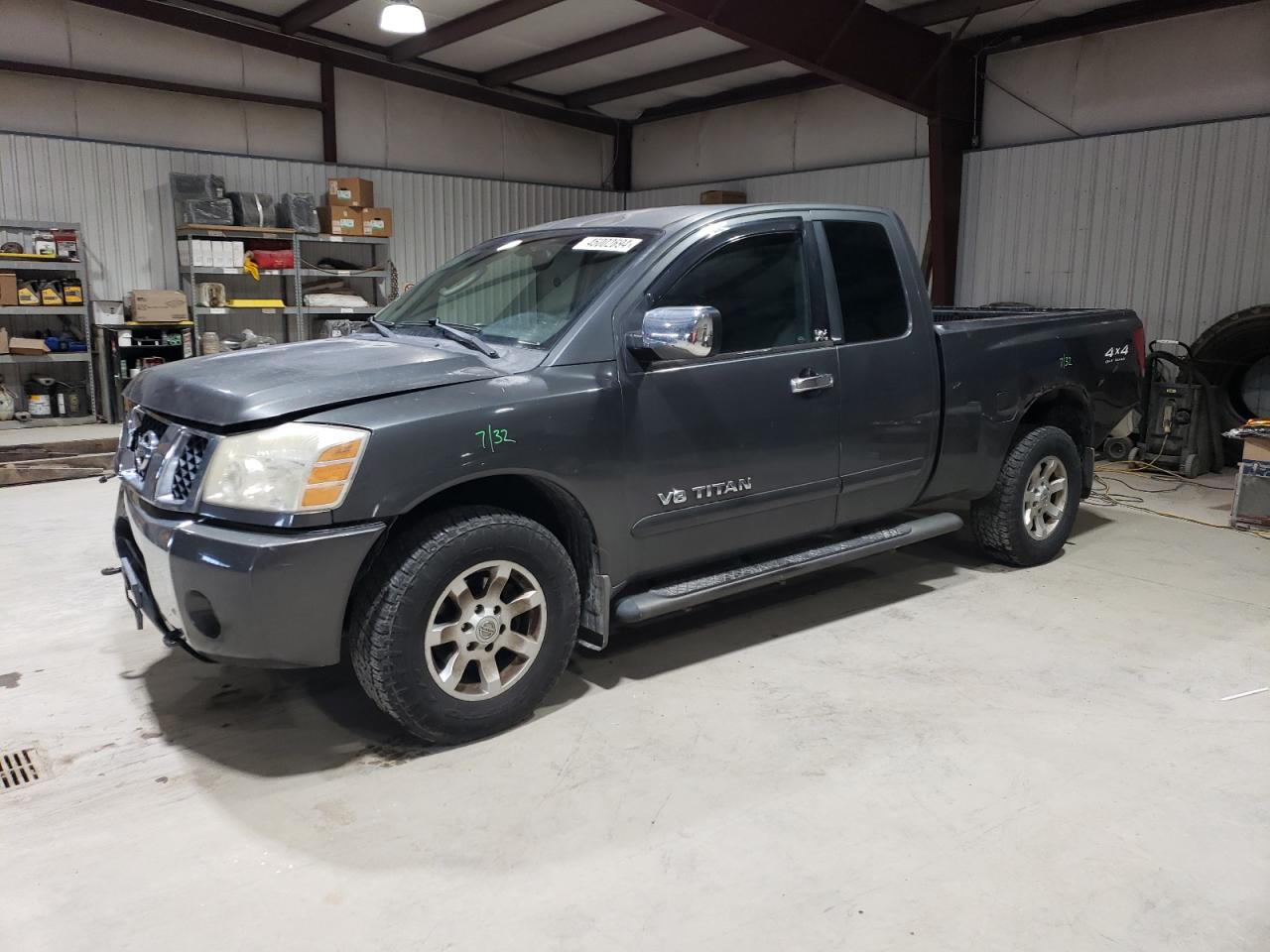 nissan titan 2004 1n6aa06b04n592175