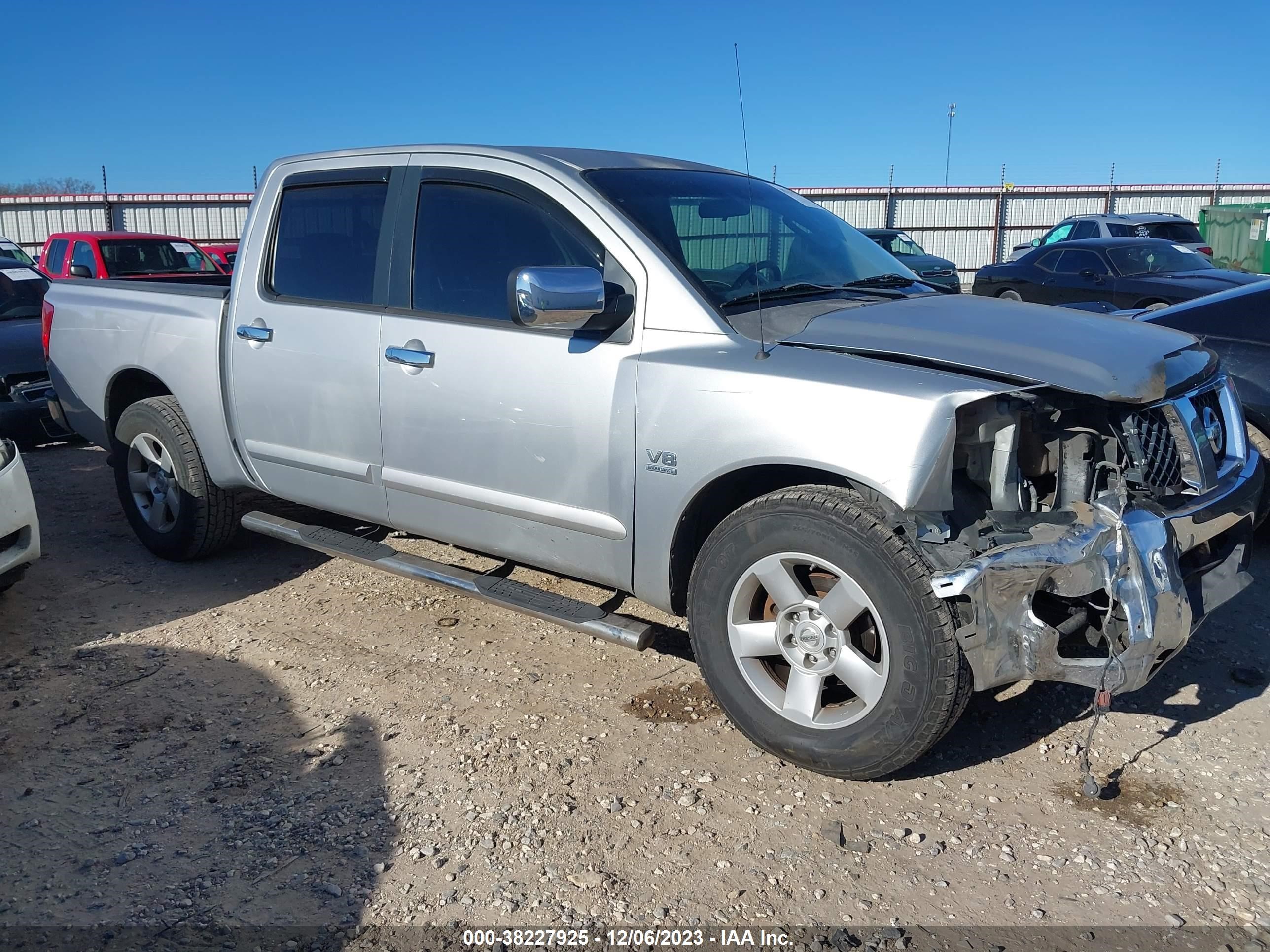 nissan titan 2004 1n6aa07a74n563892