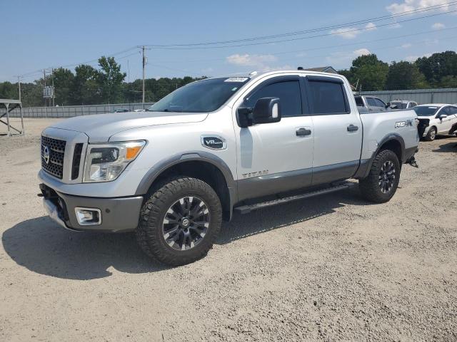 nissan titan sv 2017 1n6aa1e56hn516743