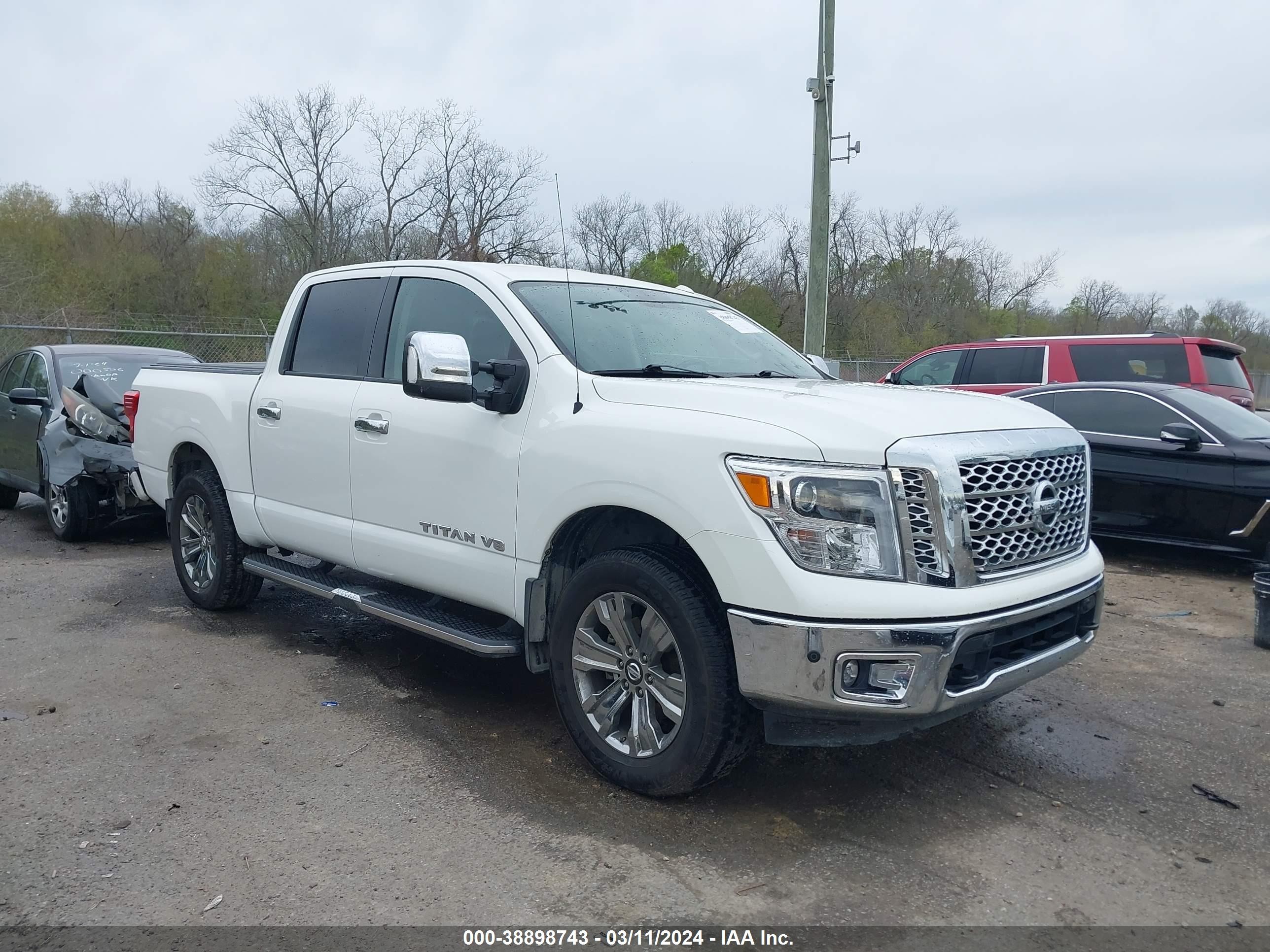 nissan titan 2018 1n6aa1e5xjn550030