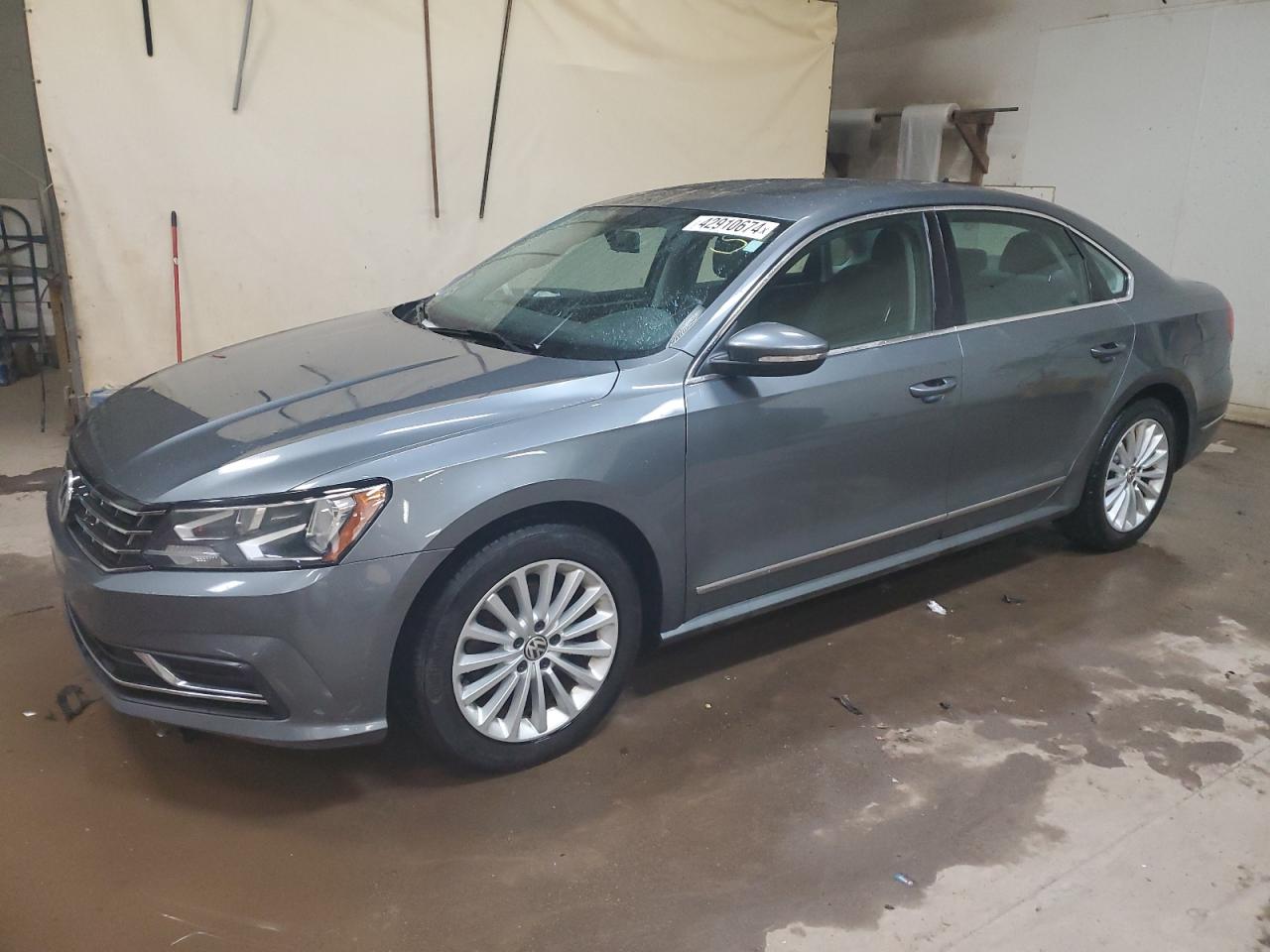 volkswagen passat 2016 1vwbs7a30gc015561