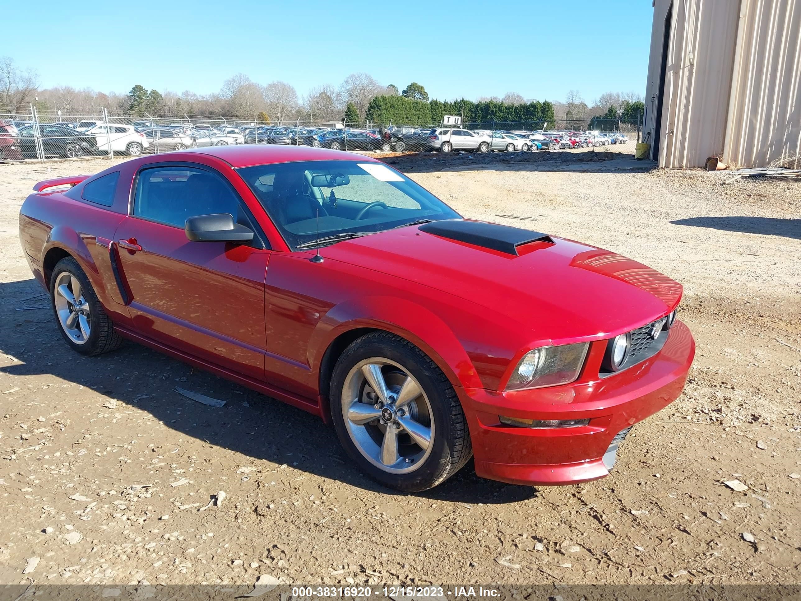 ford mustang 2008 1zvht82h585161869