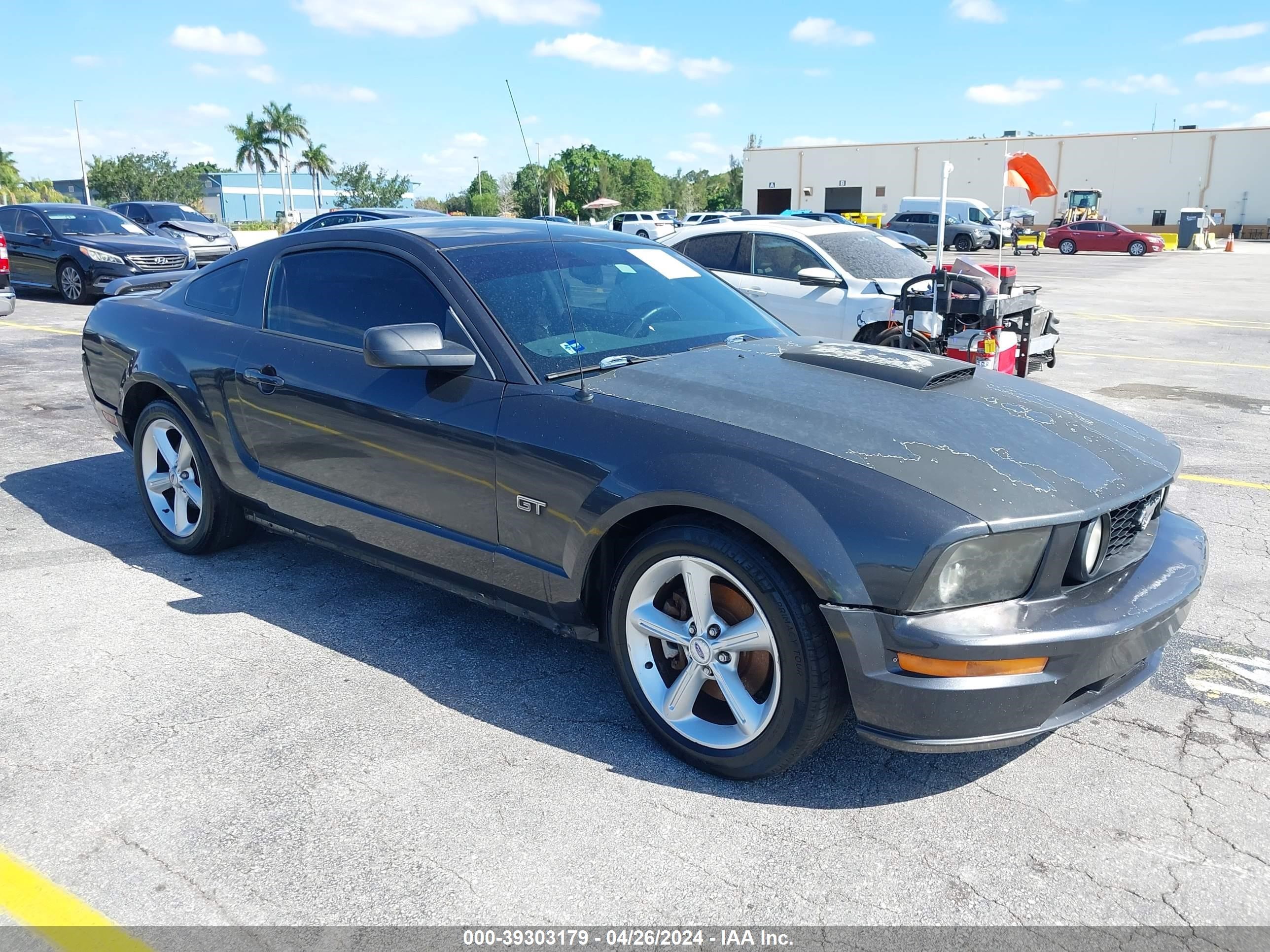 ford mustang 2008 1zvht82h685111529