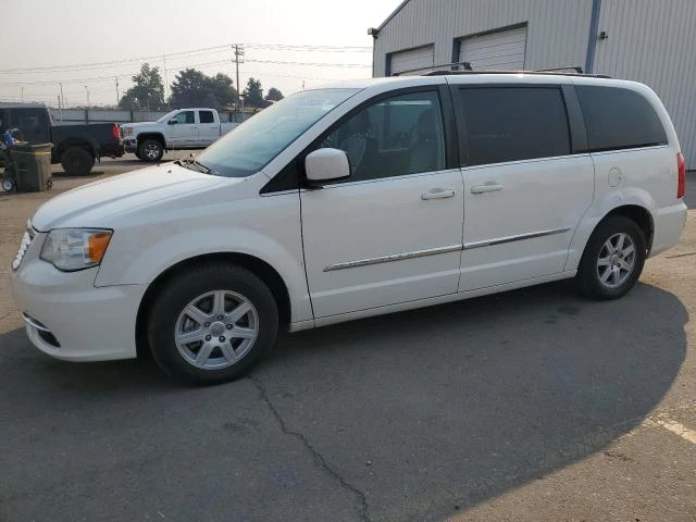 chrysler town & cou 2011 2a4rr8dg2br679839