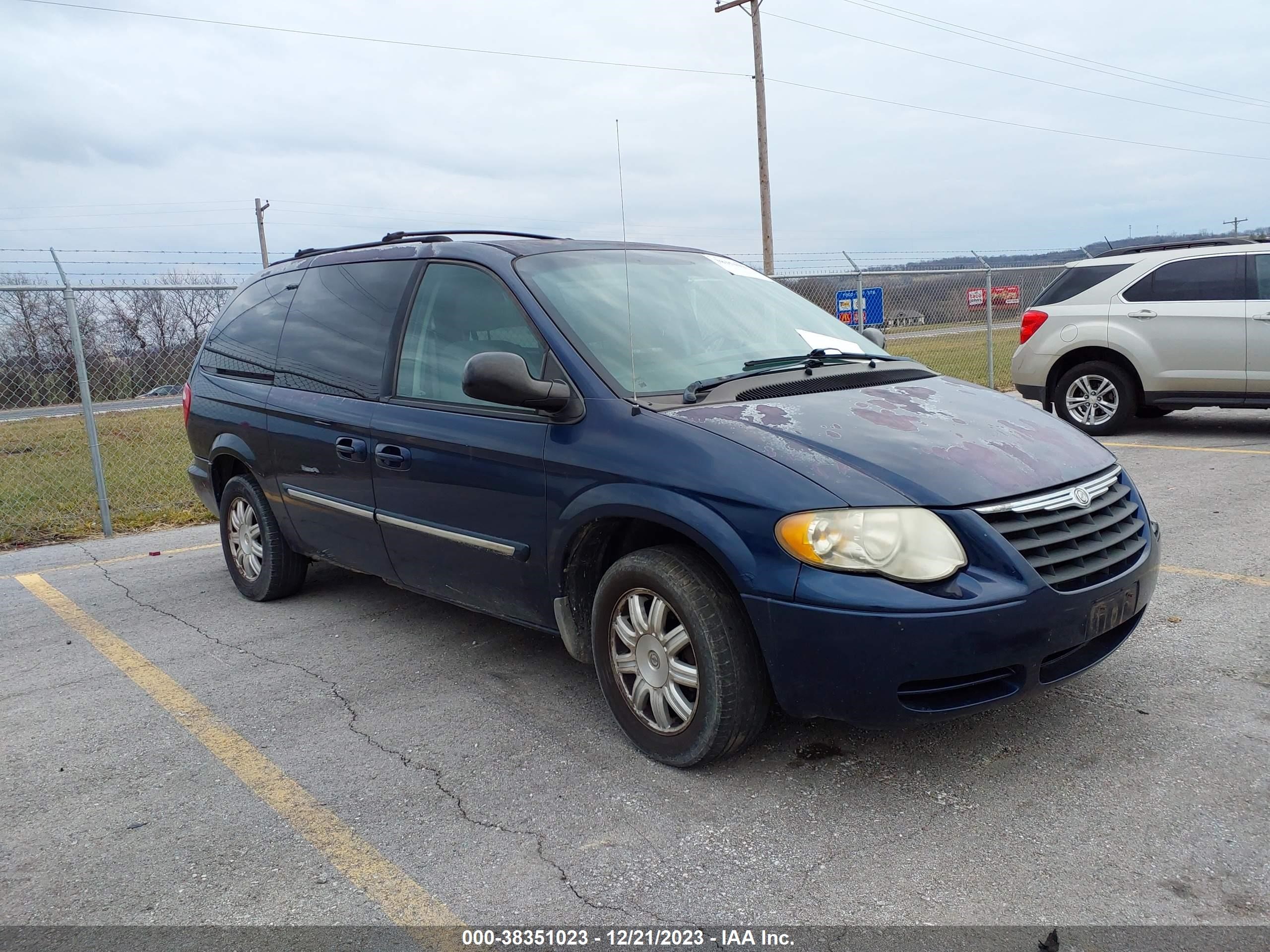 chrysler town & country 2006 2a8gp54lx6r851631