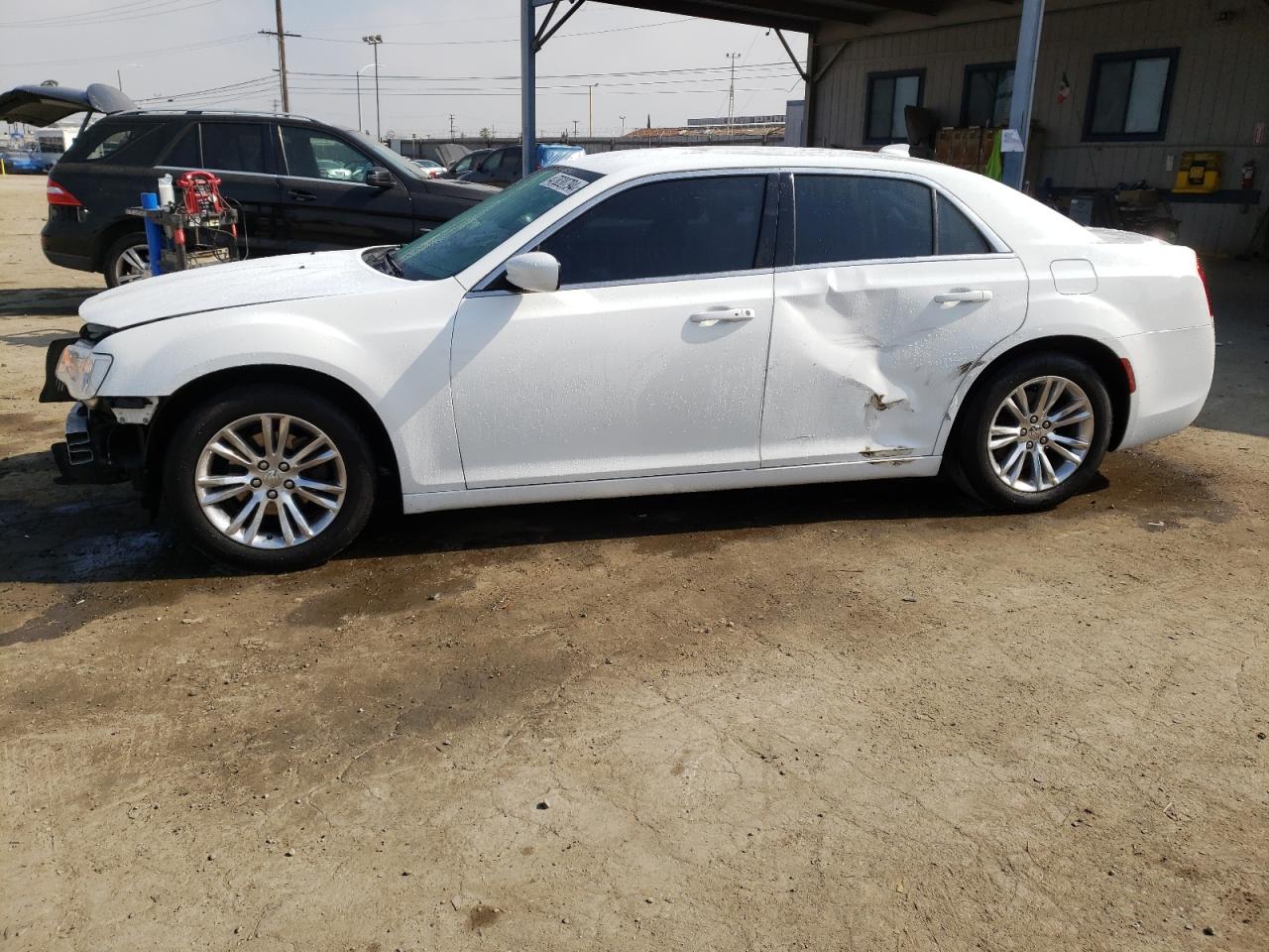 chrysler 300 2018 2c3ccaag3jh117790