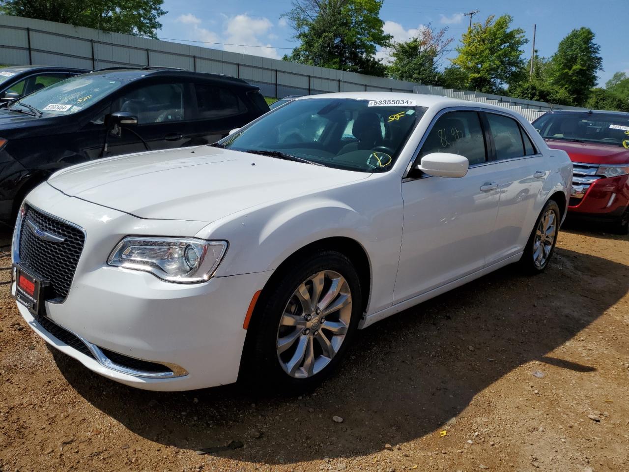 chrysler 300 2018 2c3ccarg2jh282136