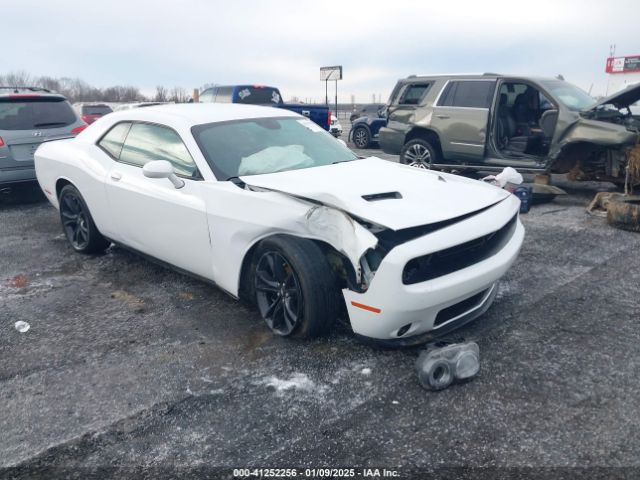 dodge challenger 2018 2c3cdzag3jh138473