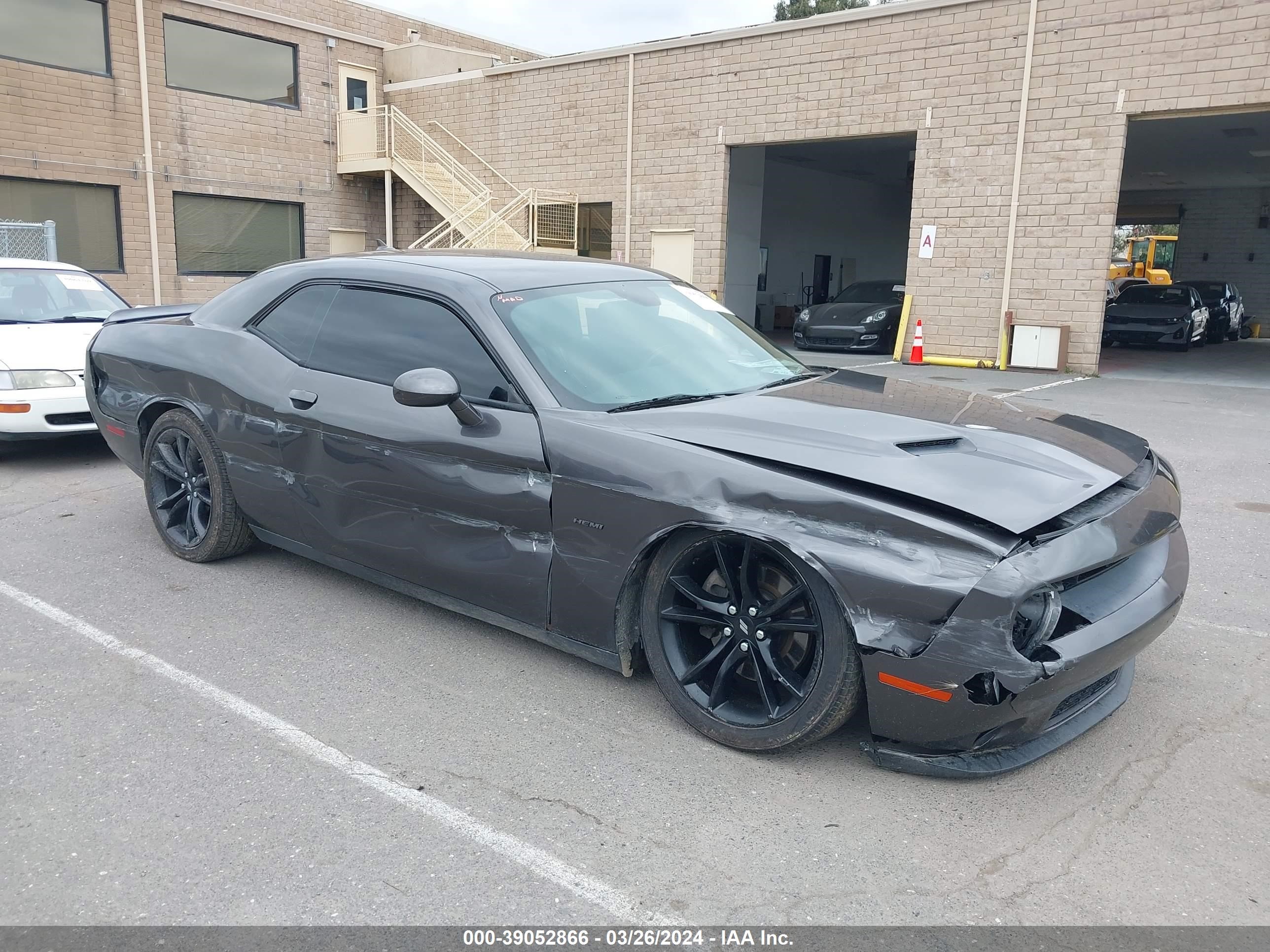 dodge challenger 2018 2c3cdzbt1jh138676