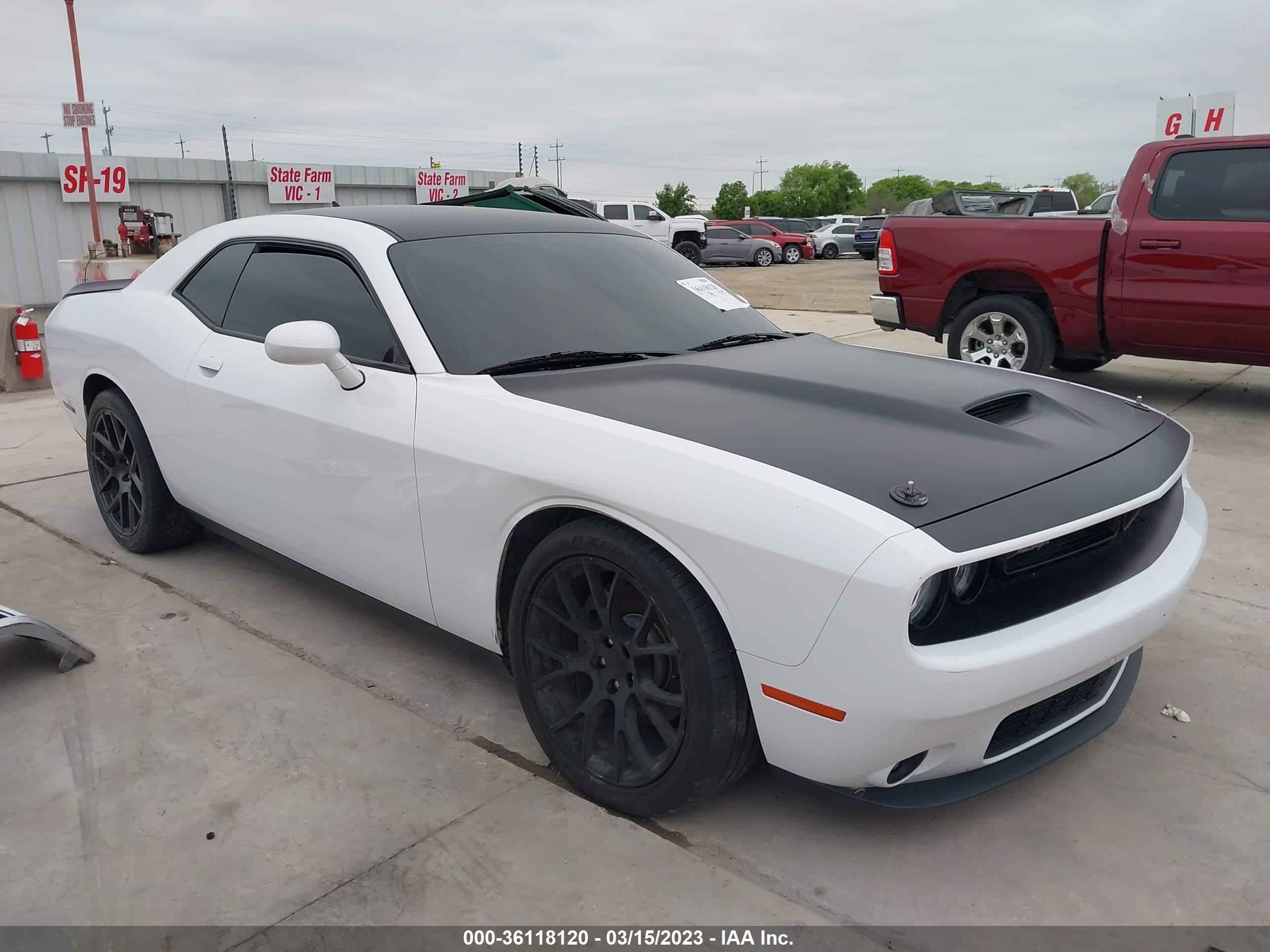 dodge challenger 2017 2c3cdzbt2hh605954