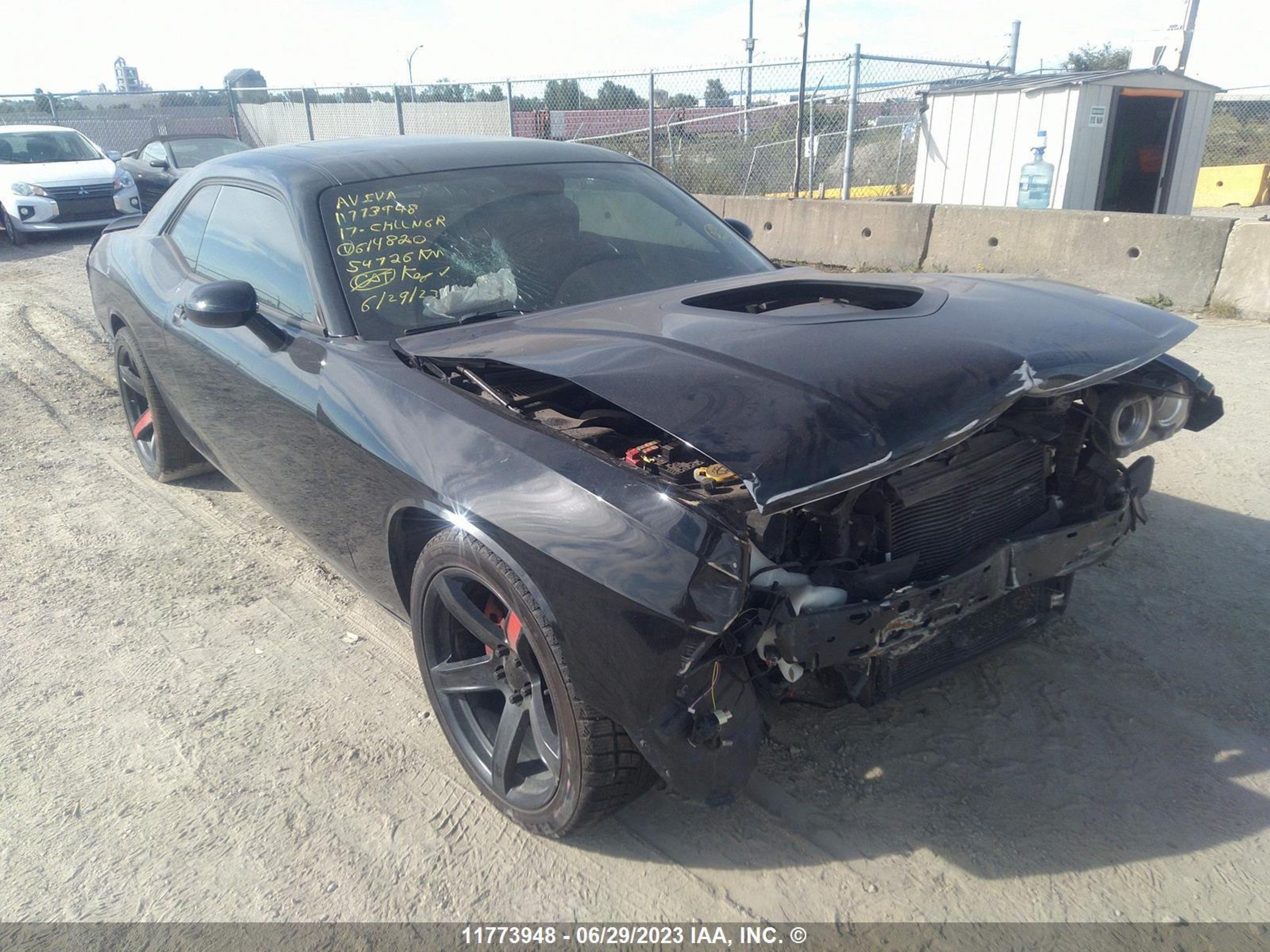 dodge challenger 2017 2c3cdzbt4hh614820