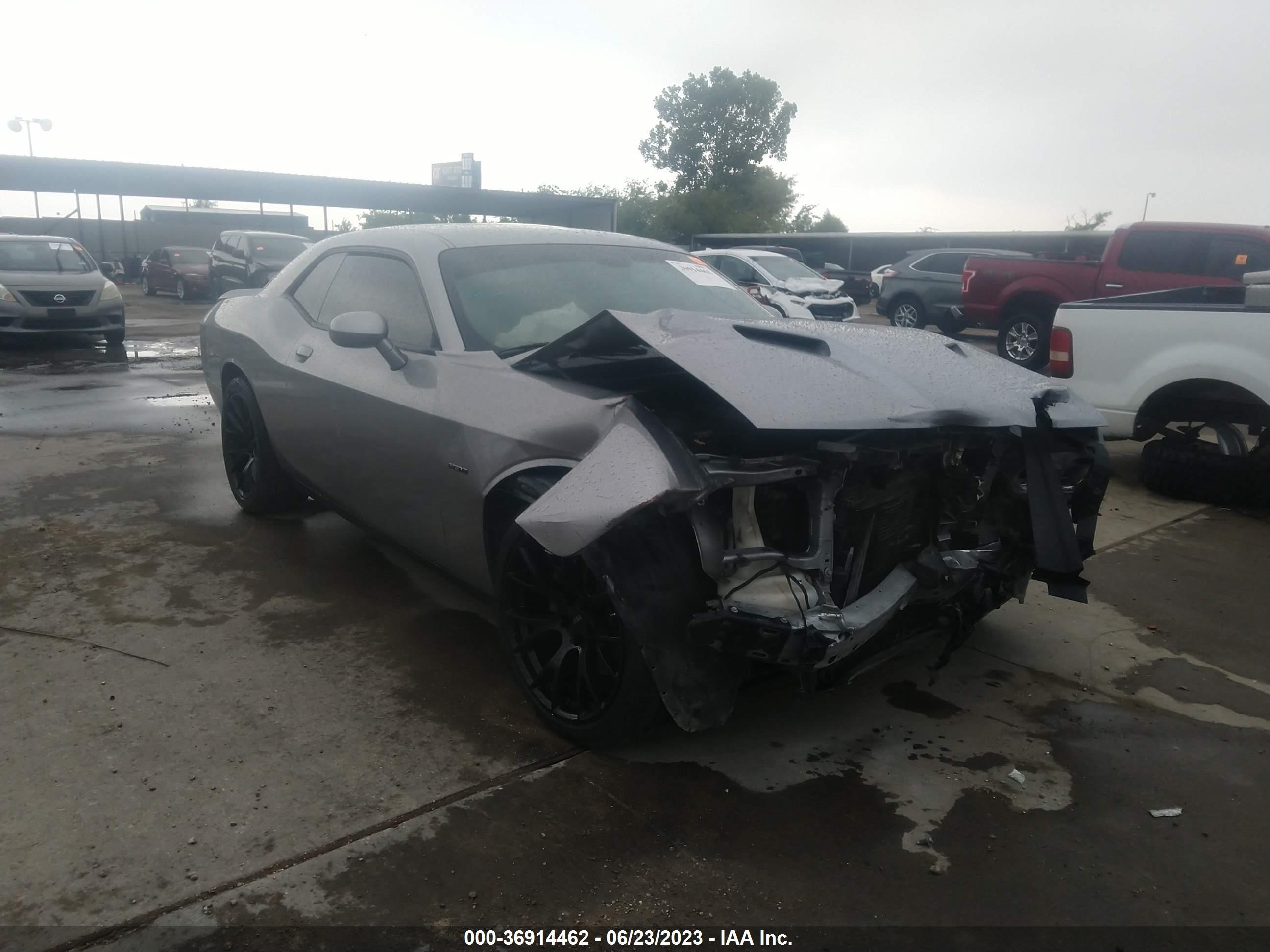 dodge challenger 2018 2c3cdzbt7jh241441