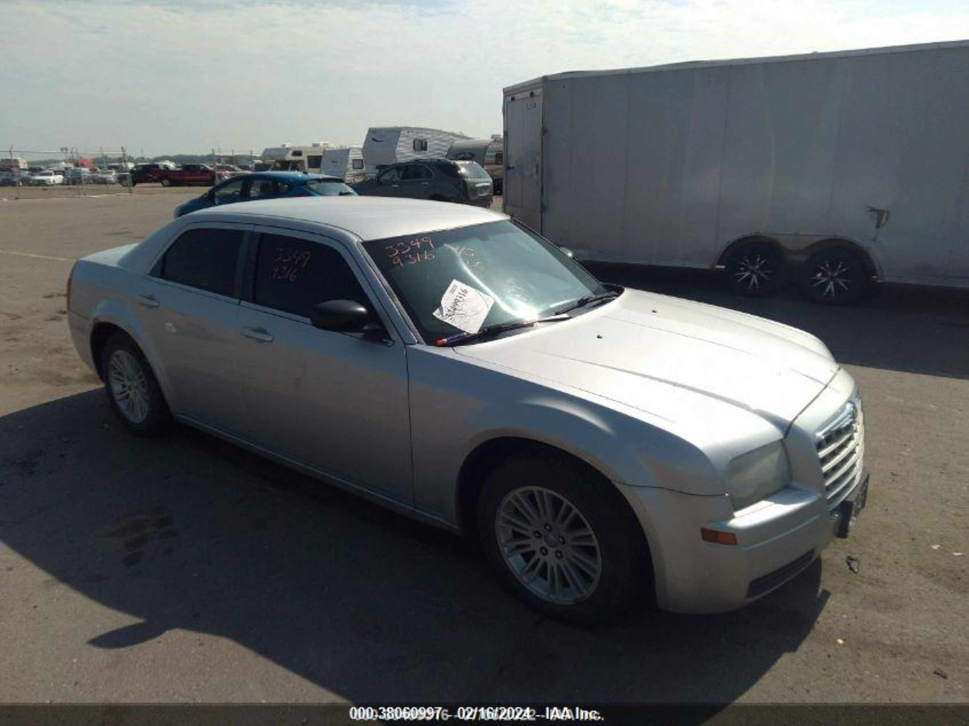 chrysler 300 2009 2c3ka43d09h560755