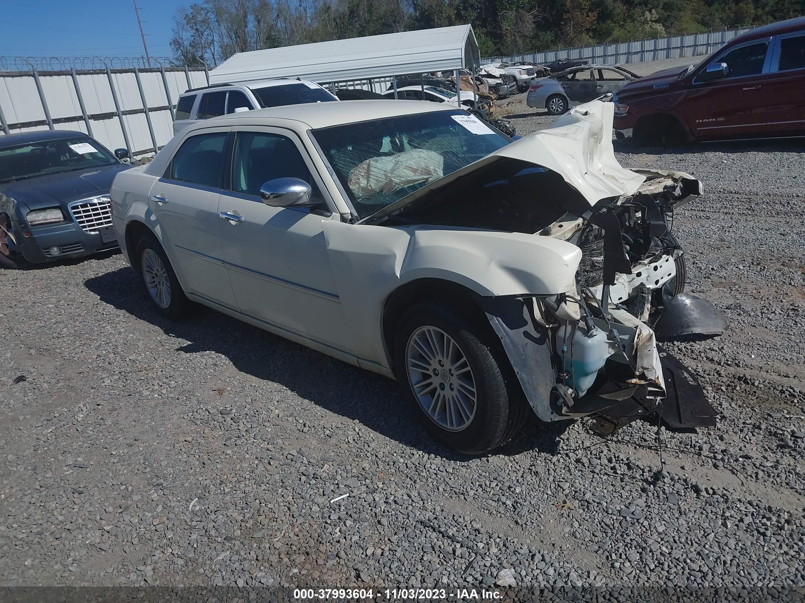 chrysler 300 2008 2c3la43r88h203676