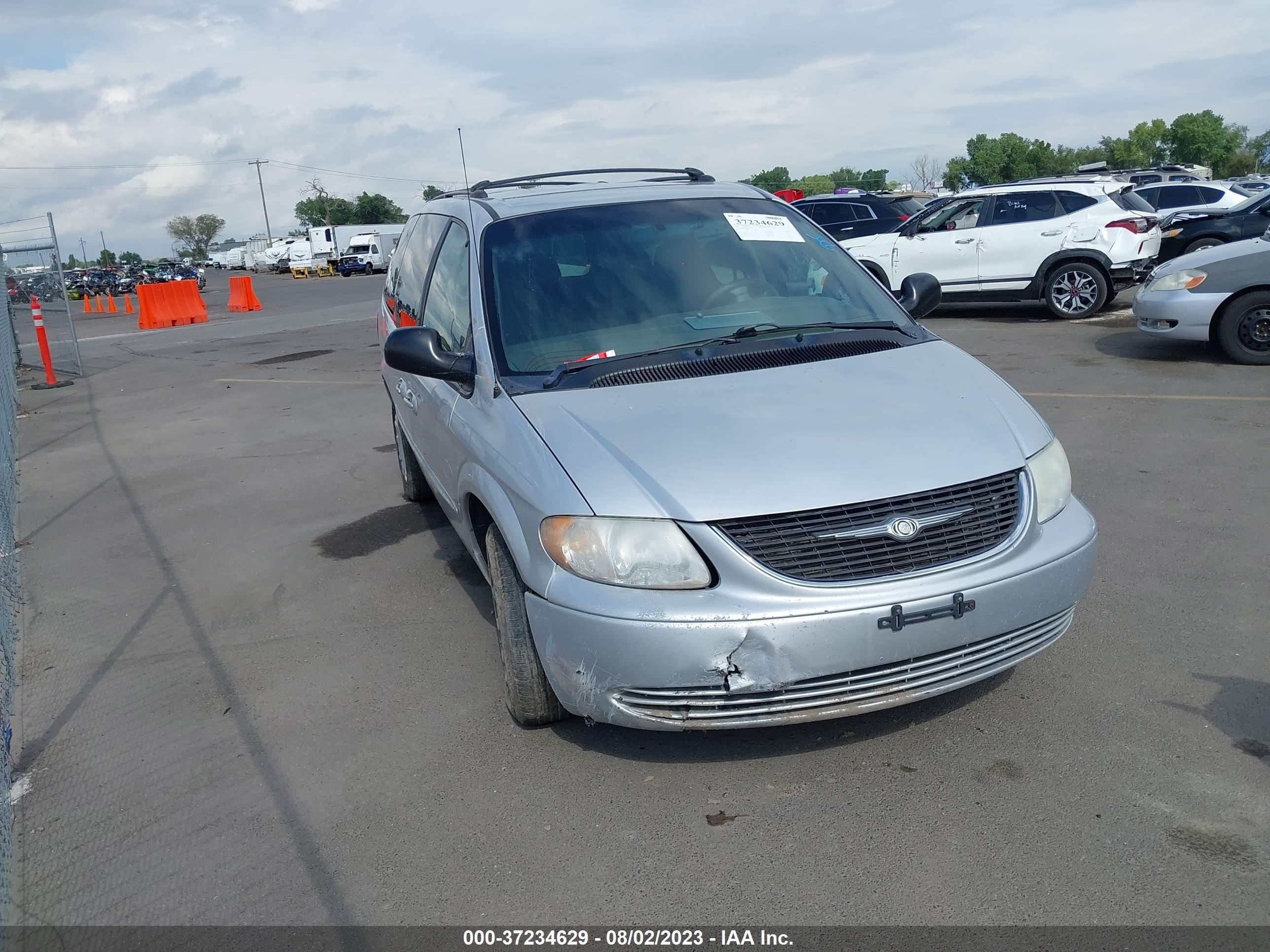 chrysler town & country 2002 2c4gp44342r656538