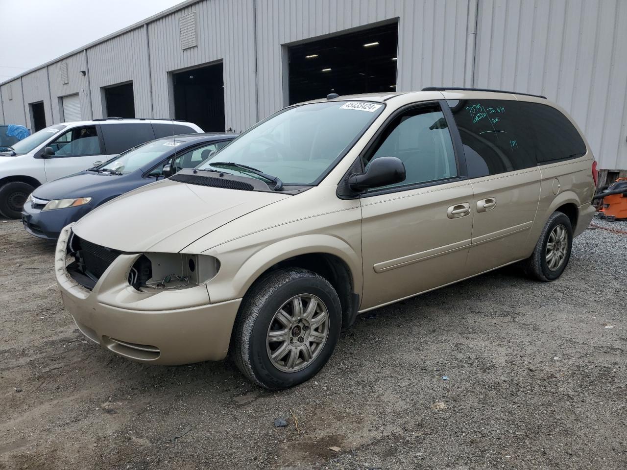 chrysler town & country 2005 2c4gp44r25r592654