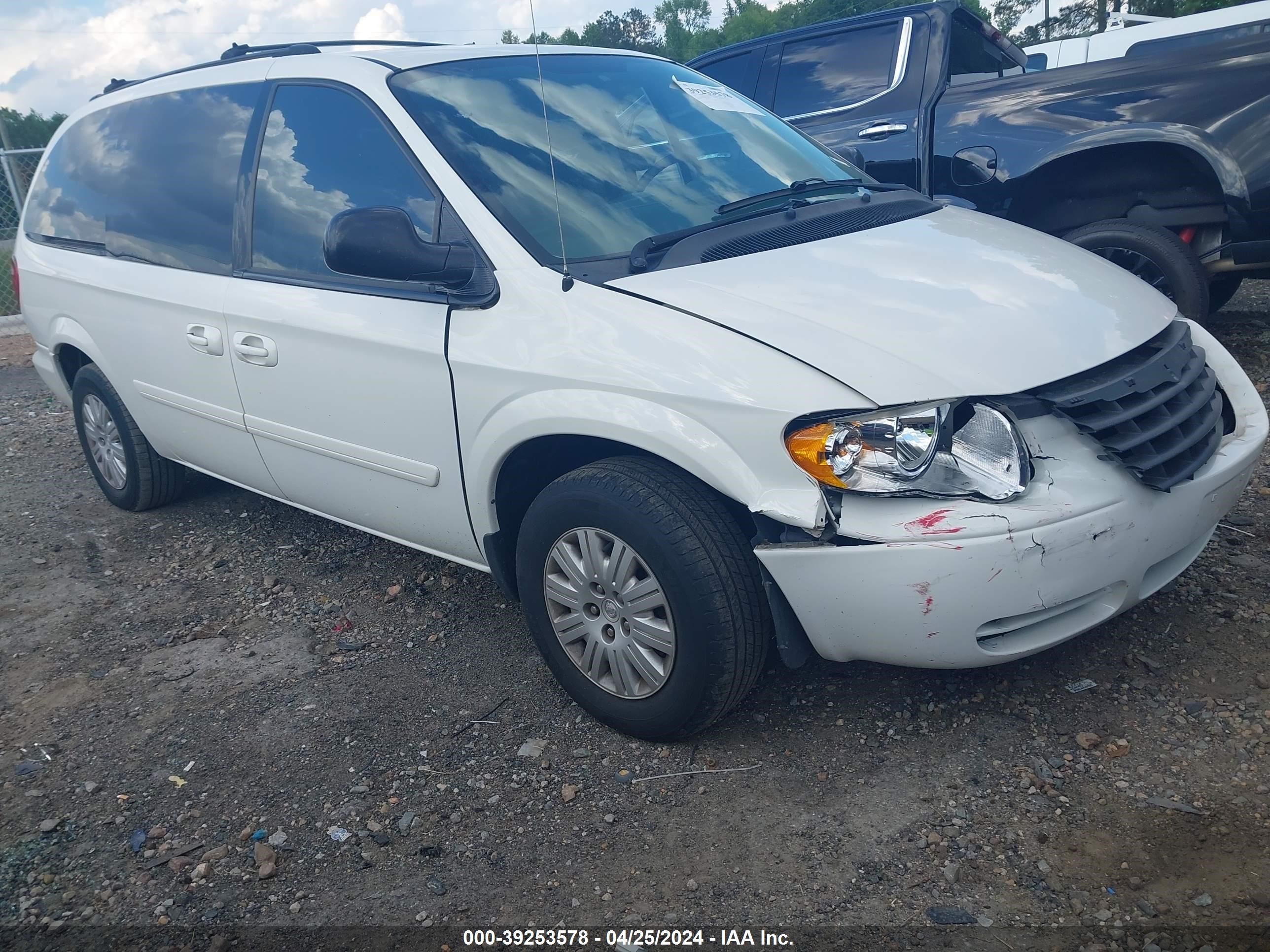 chrysler town & country 2005 2c4gp44r45r305475