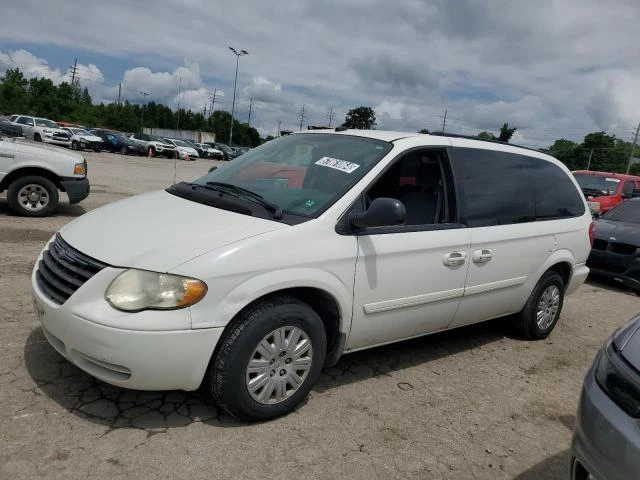 chrysler town & cou 2005 2c4gp44r55r590803