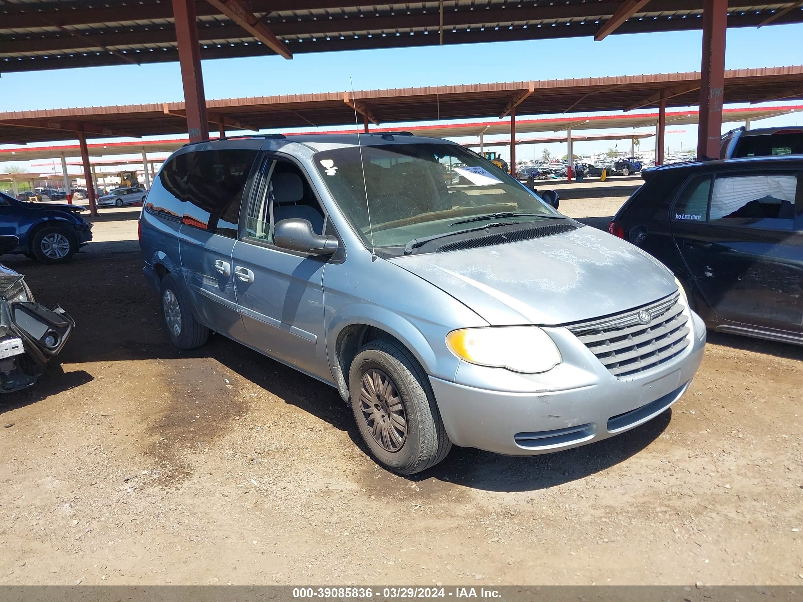 chrysler town & country 2005 2c4gp44r65r449965