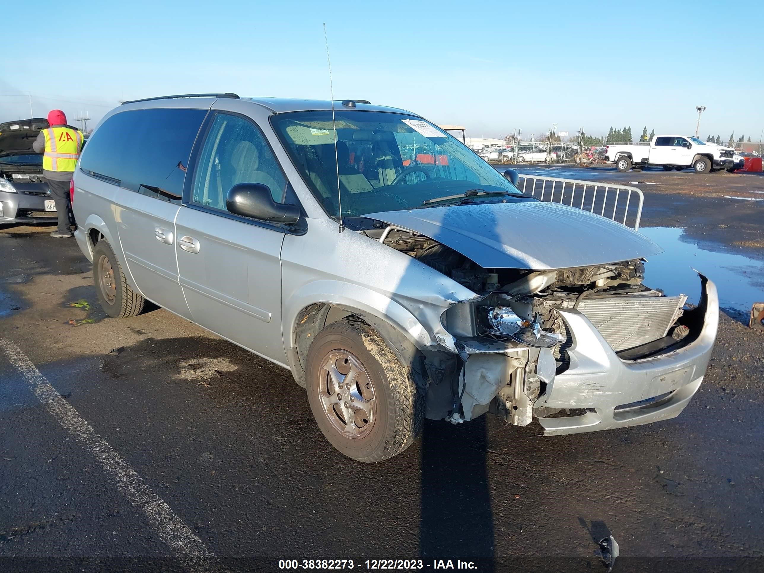 chrysler town & country 2005 2c4gp44r65r597744