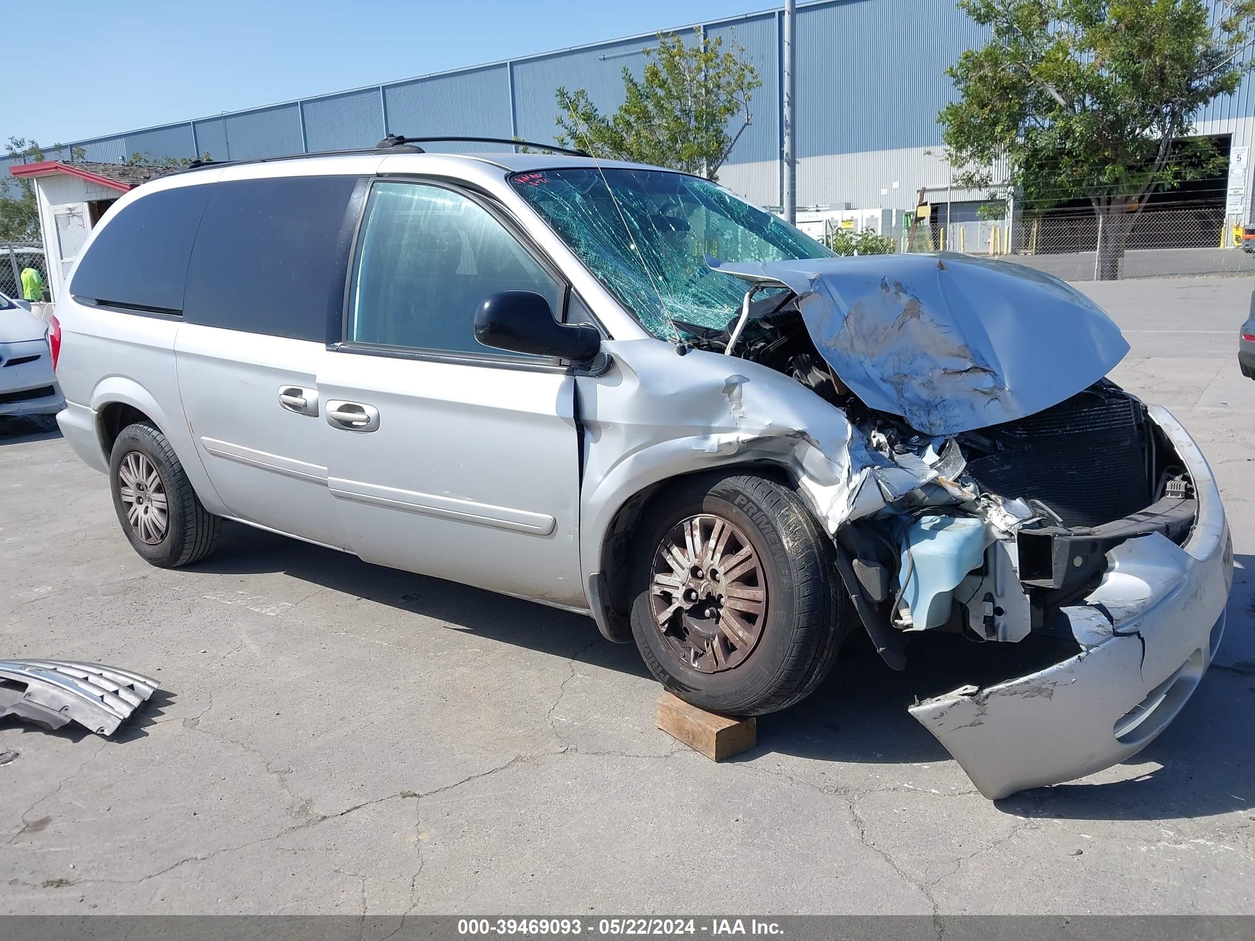 chrysler town & country 2005 2c4gp44r85r344246