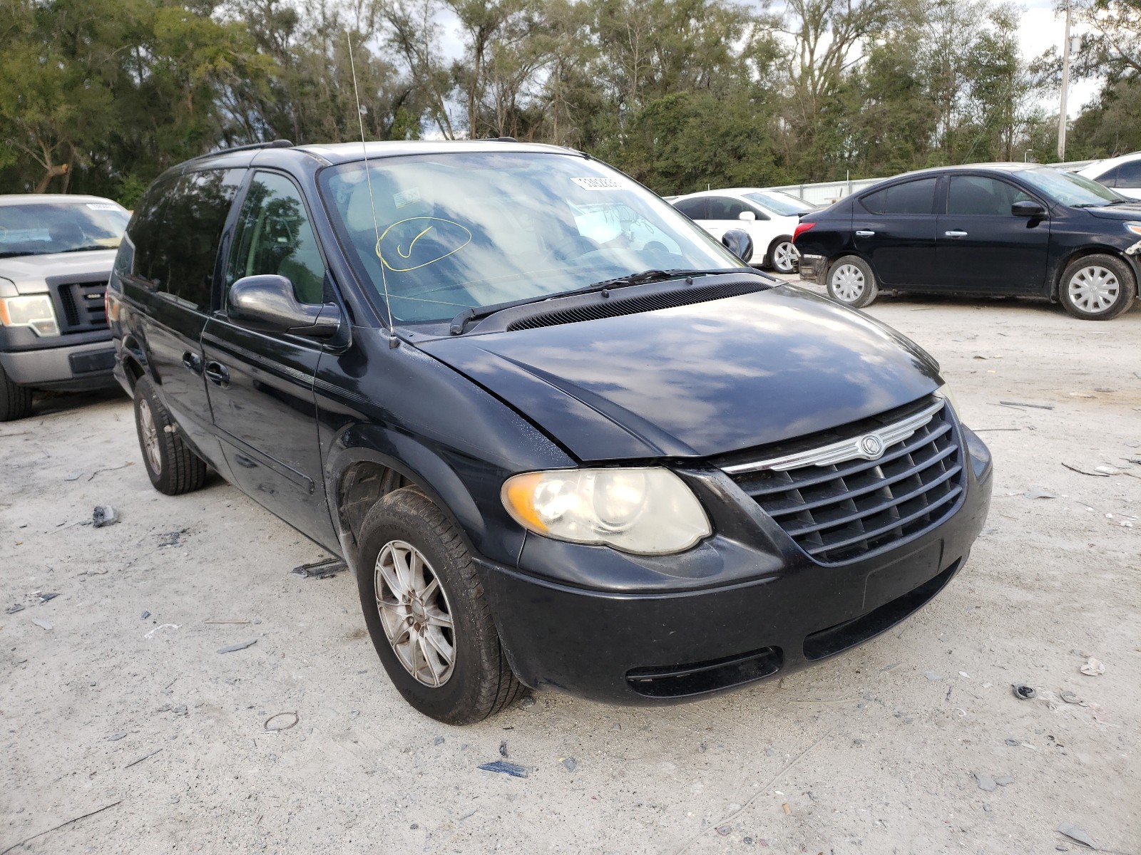 chrysler town &amp cou 2005 2c4gp44r95r405670