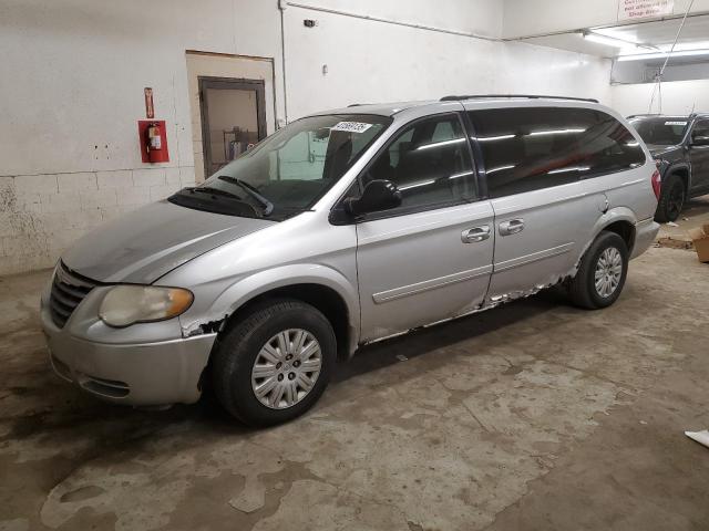 chrysler town & cou 2005 2c4gp44r95r439284